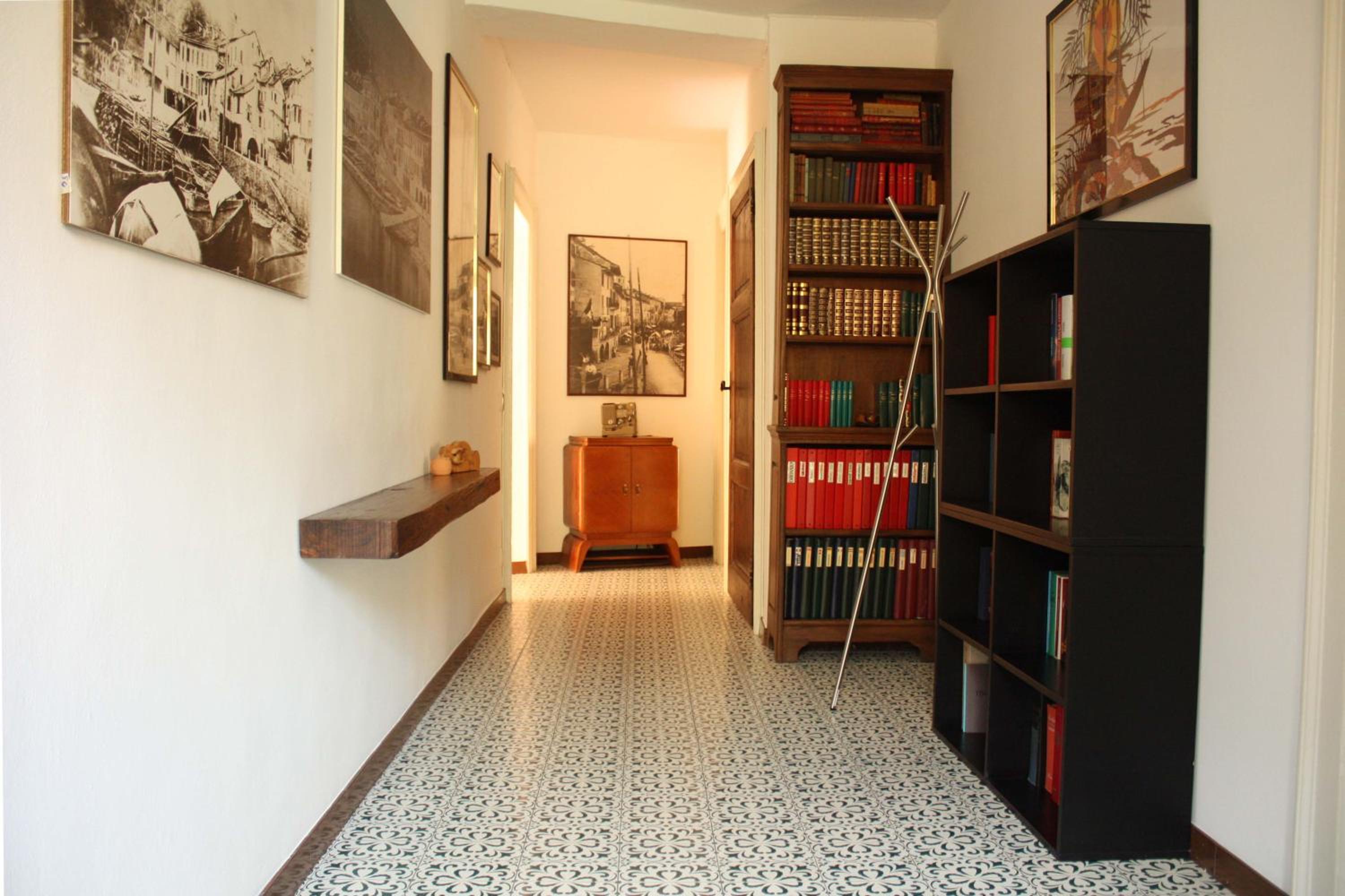 Apartment photo 2
