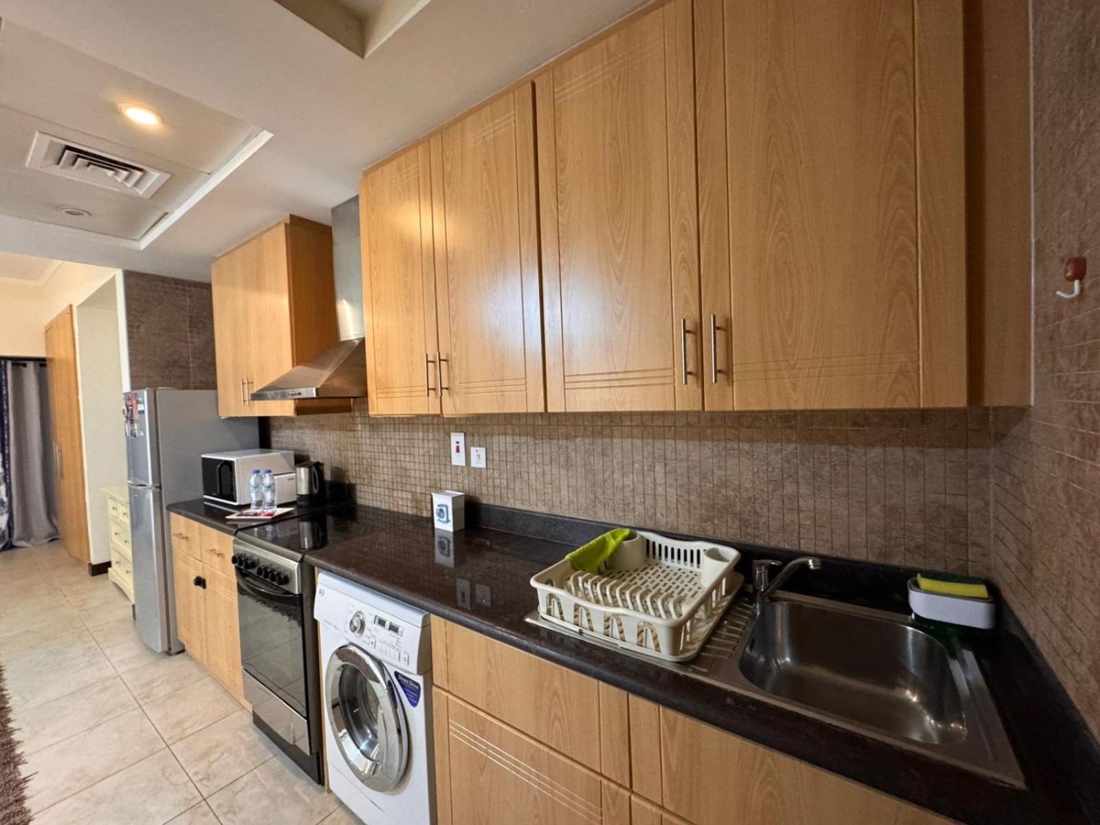 Studio Apartment with Balcony photo 3
