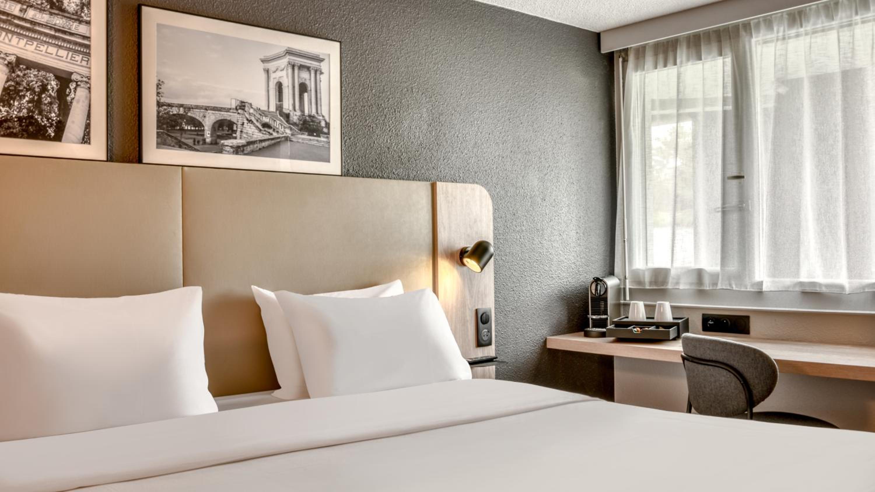 Superior Room - 1 King Bed - Photo 4