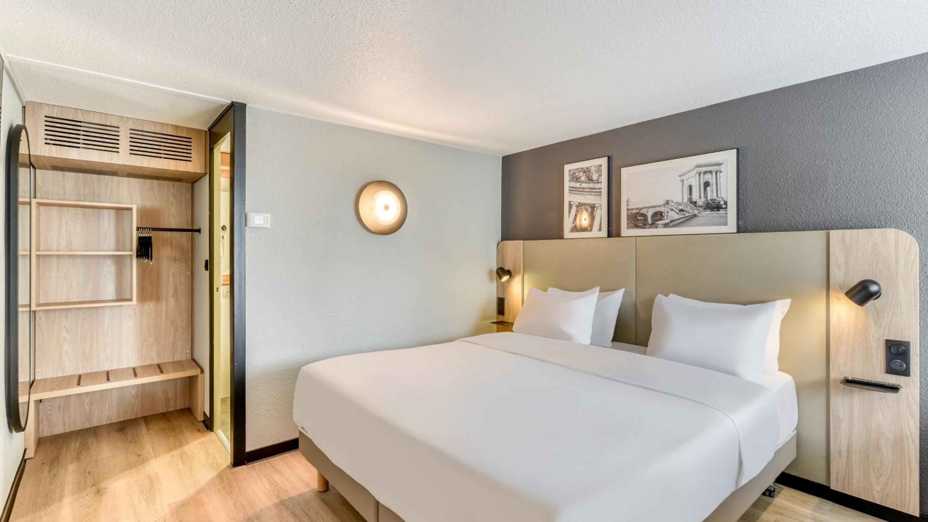 Superior Room - 1 King Bed - Photo 8