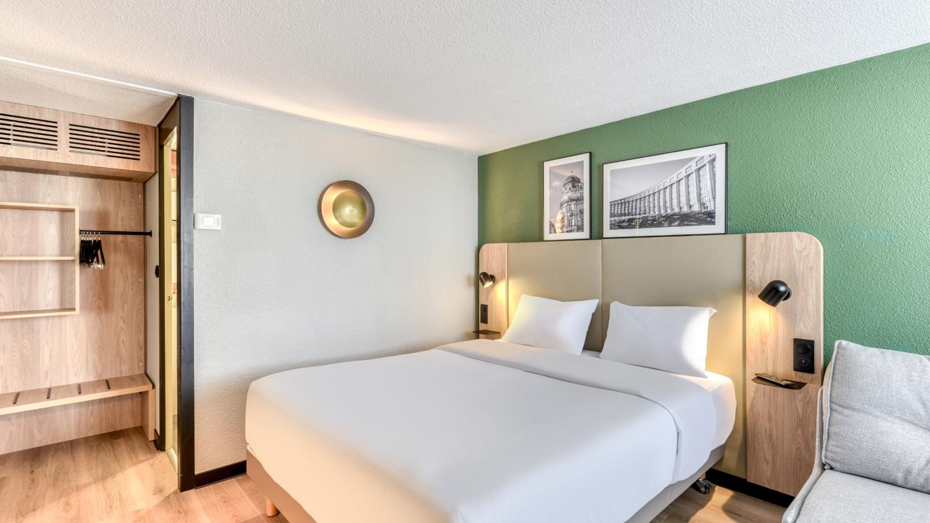 Standard Room - 1 Queen Bed 1 Sofa Bed - Photo 6