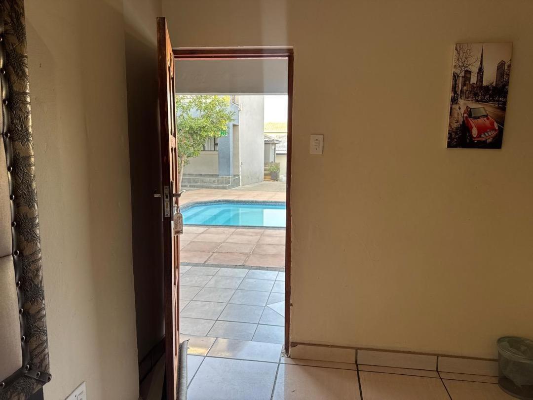 Triple Room - Photo 1
