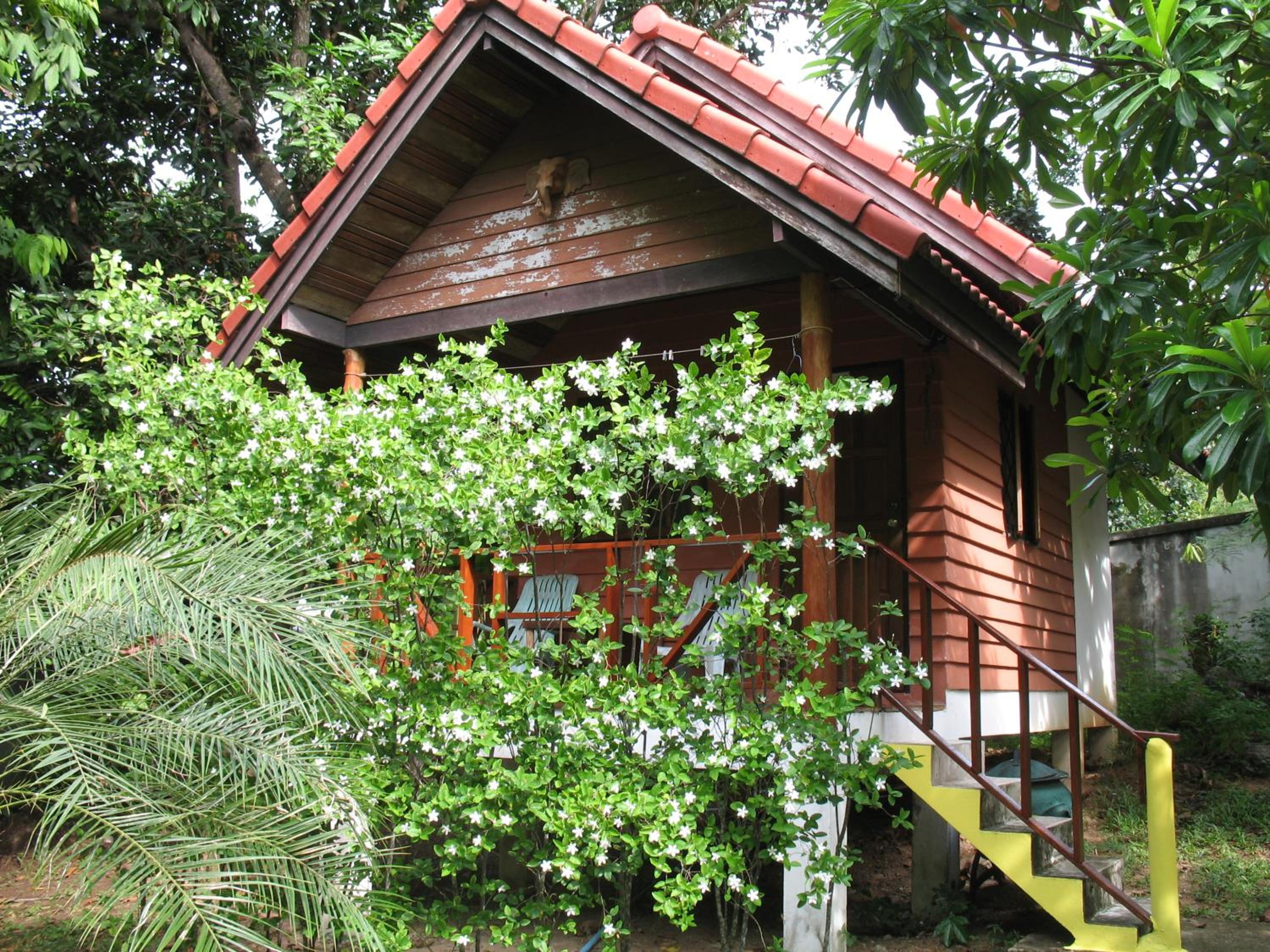 Bungalow Double Room with Fan photo 3