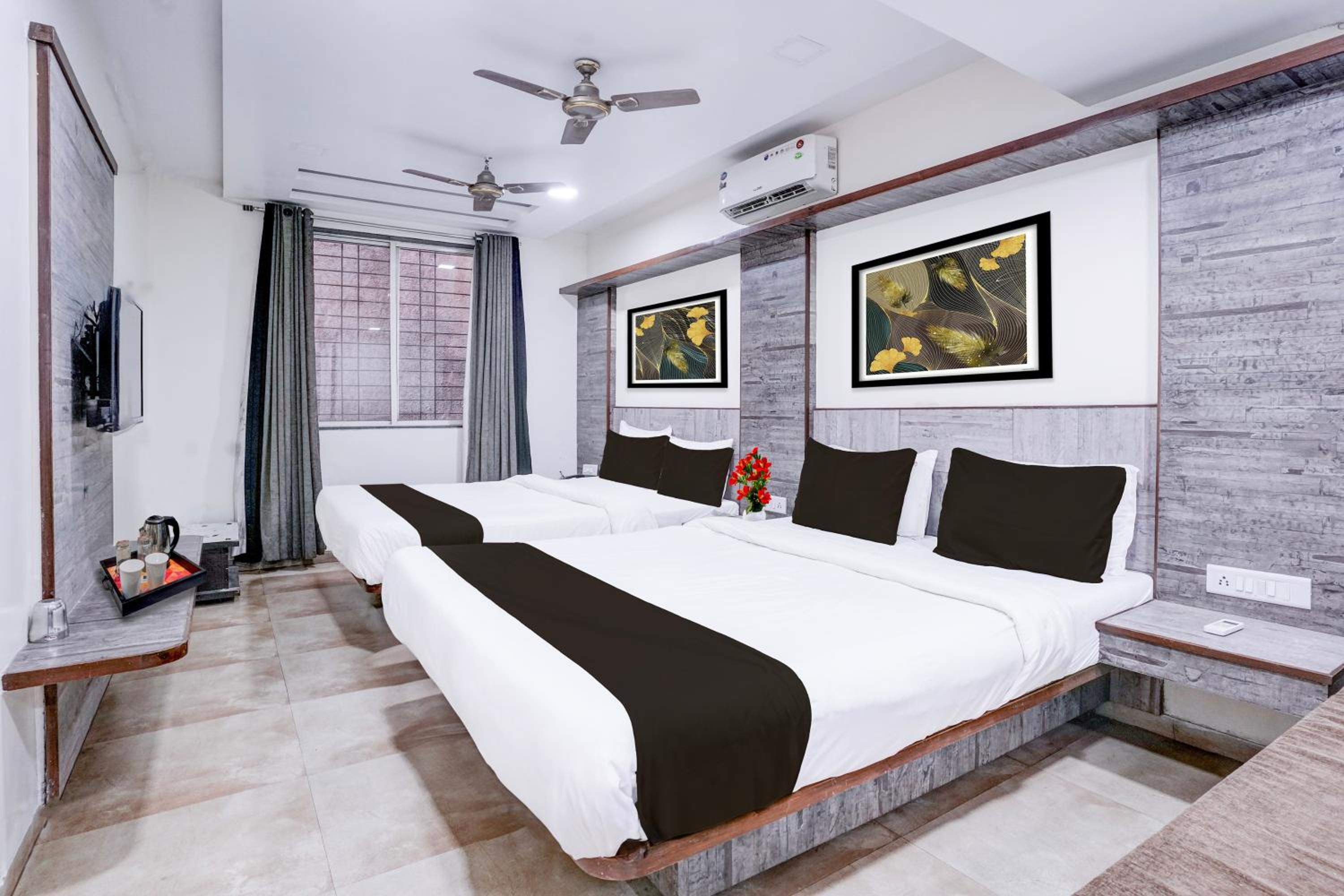 Deluxe Double or Twin Room photo 3