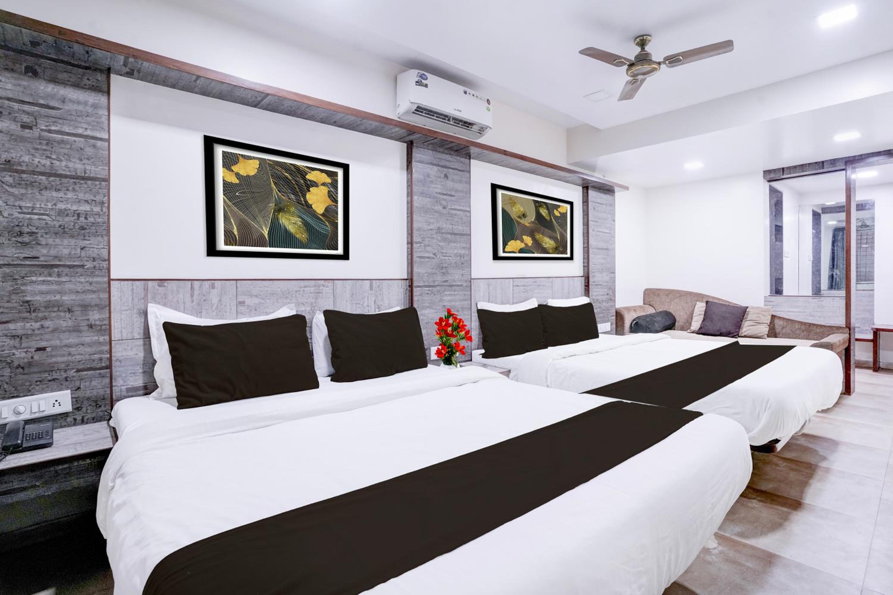 Deluxe Double or Twin Room photo 1
