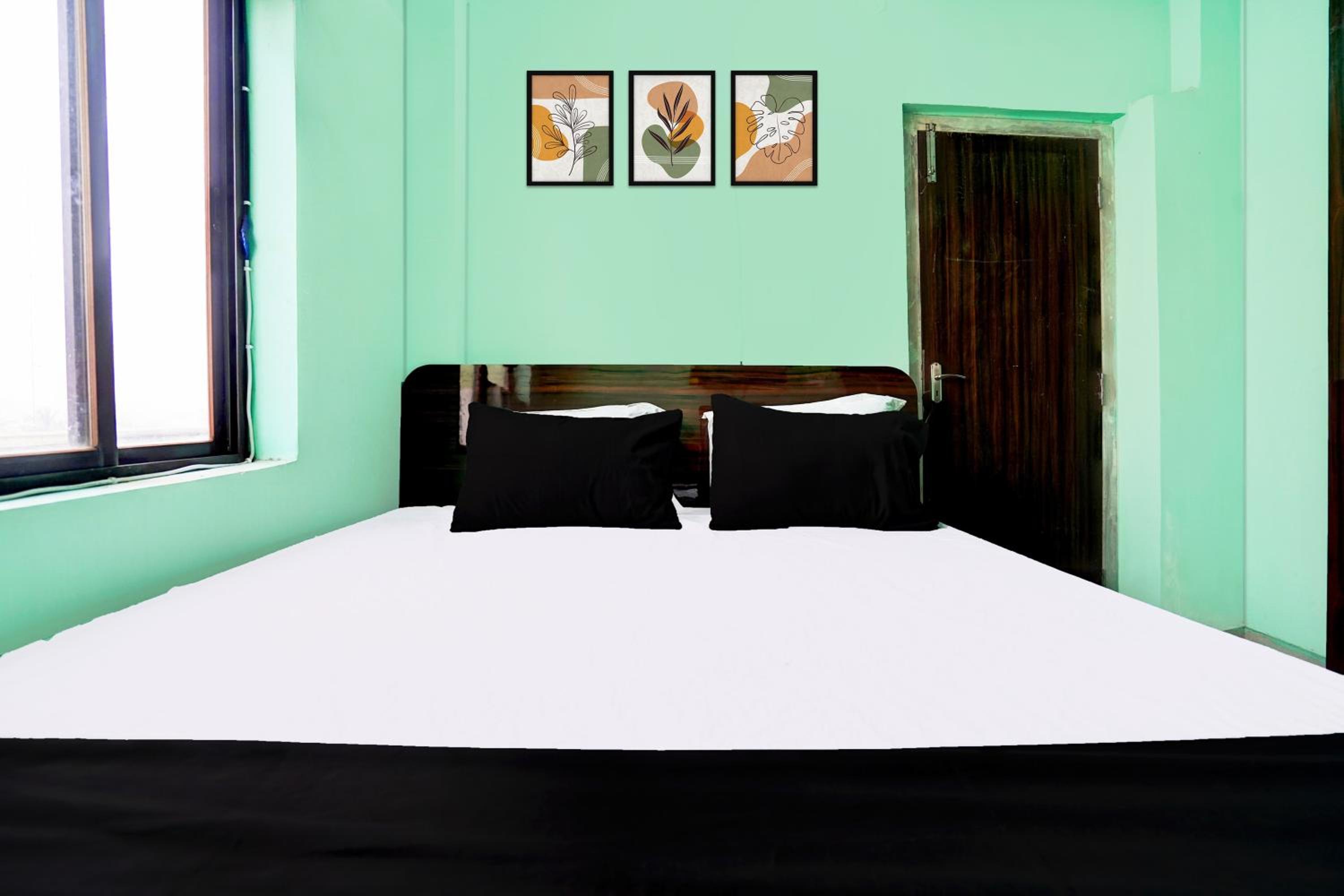 Deluxe Triple Room photo 3