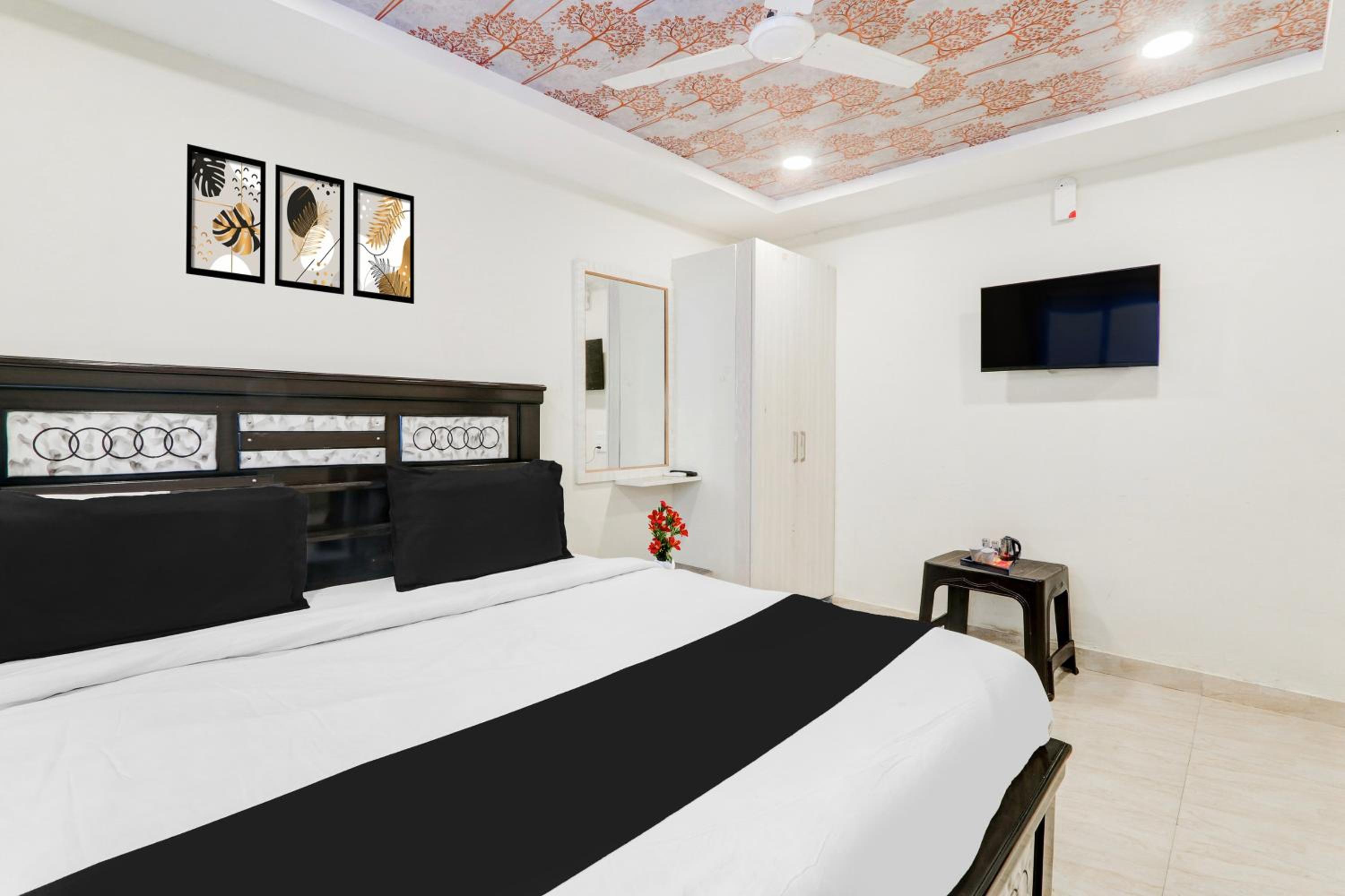 Triple Room with Bath photo 1