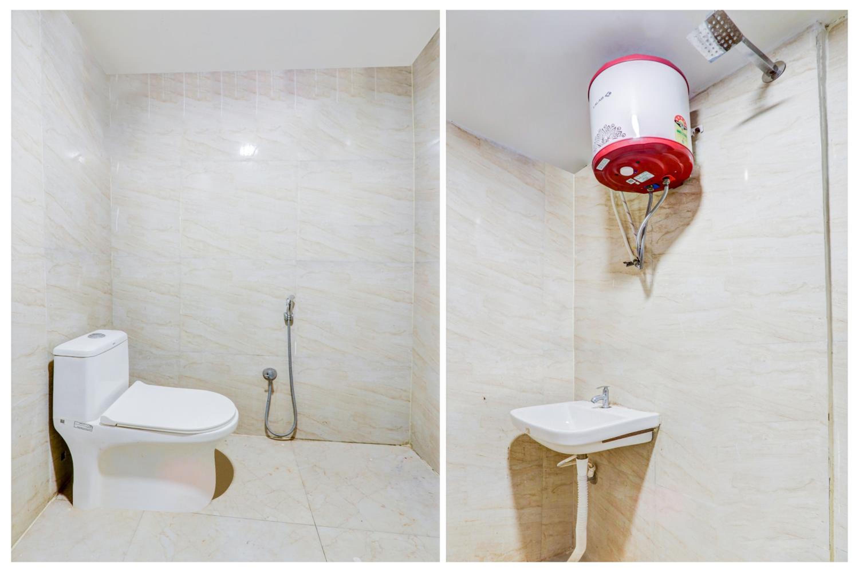 Triple Room with Bath photo 3