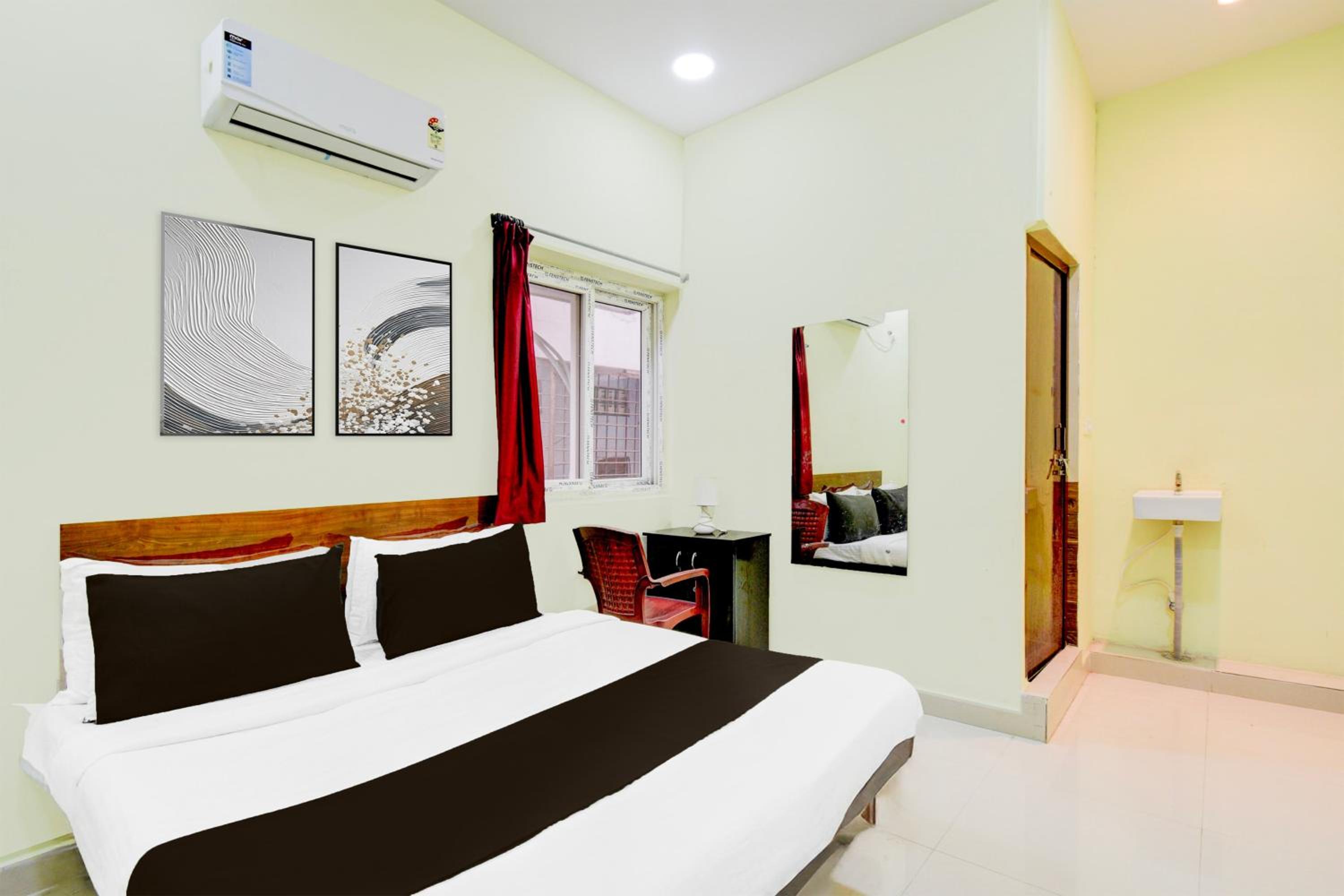 Triple Room with Bath photo 3
