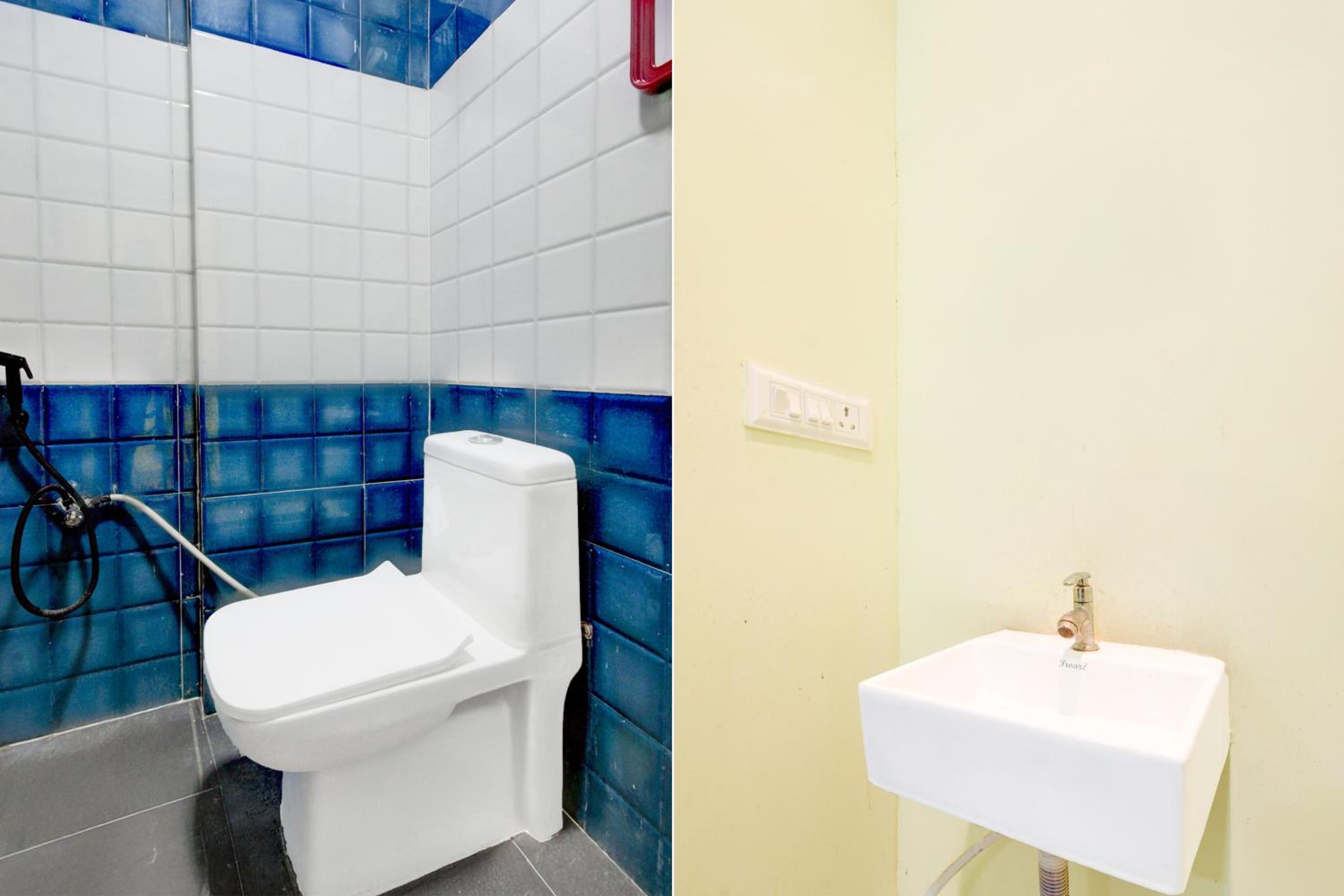 Triple Room with Bath photo 1