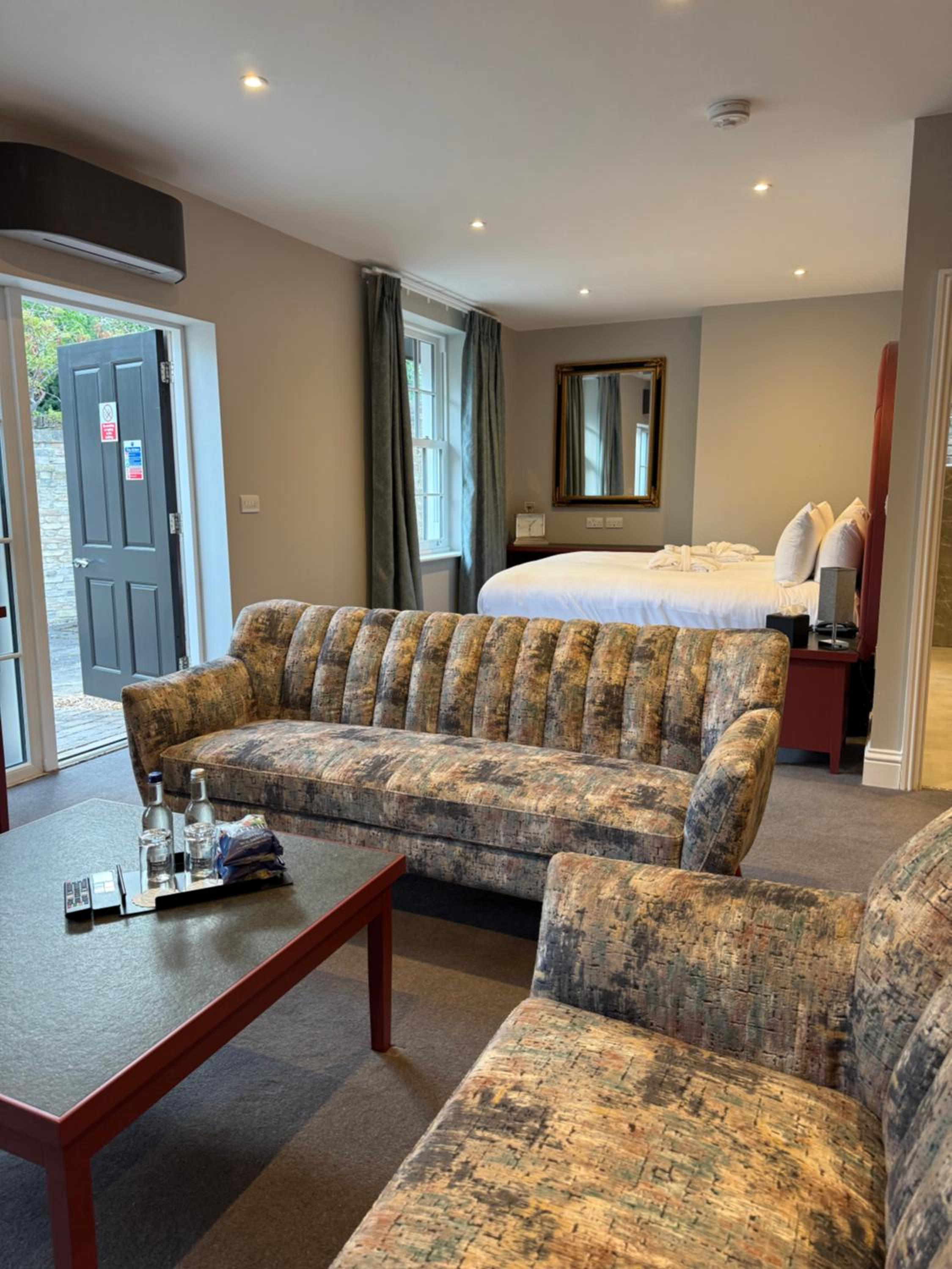 Deluxe Suite photo 2
