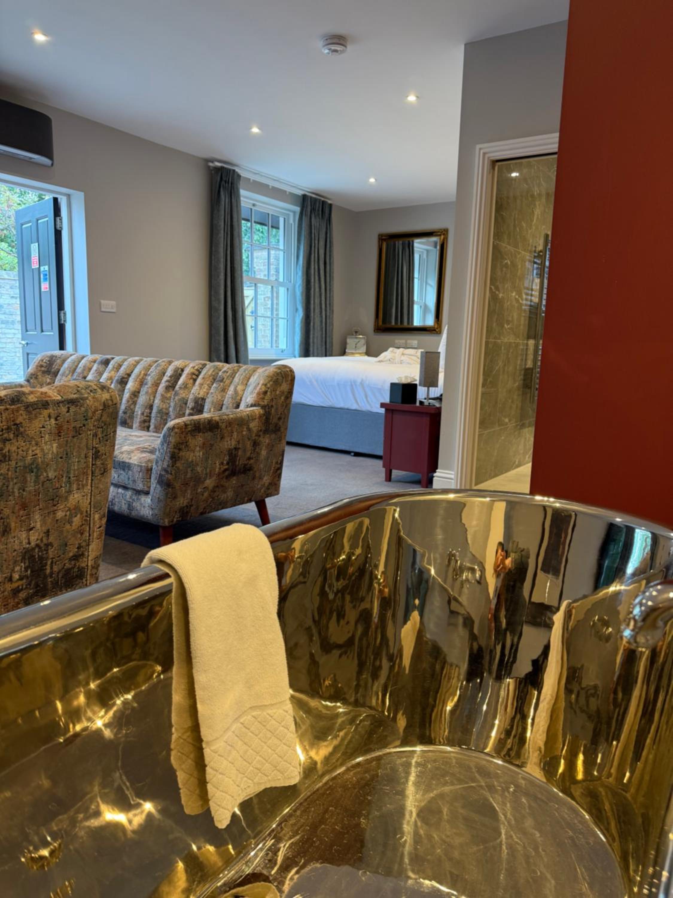 Deluxe Suite photo 3