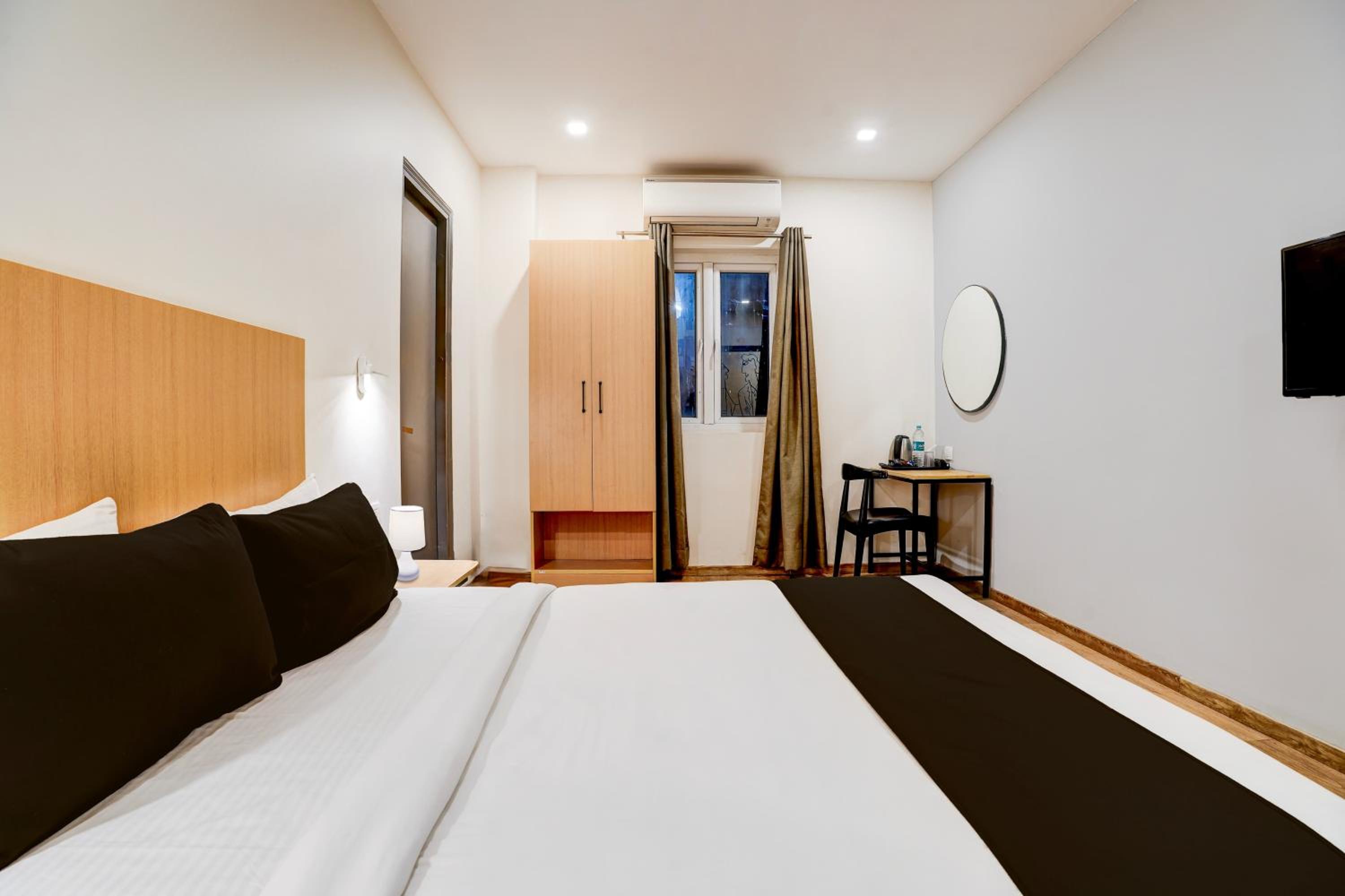 Triple Room with Bath photo 3