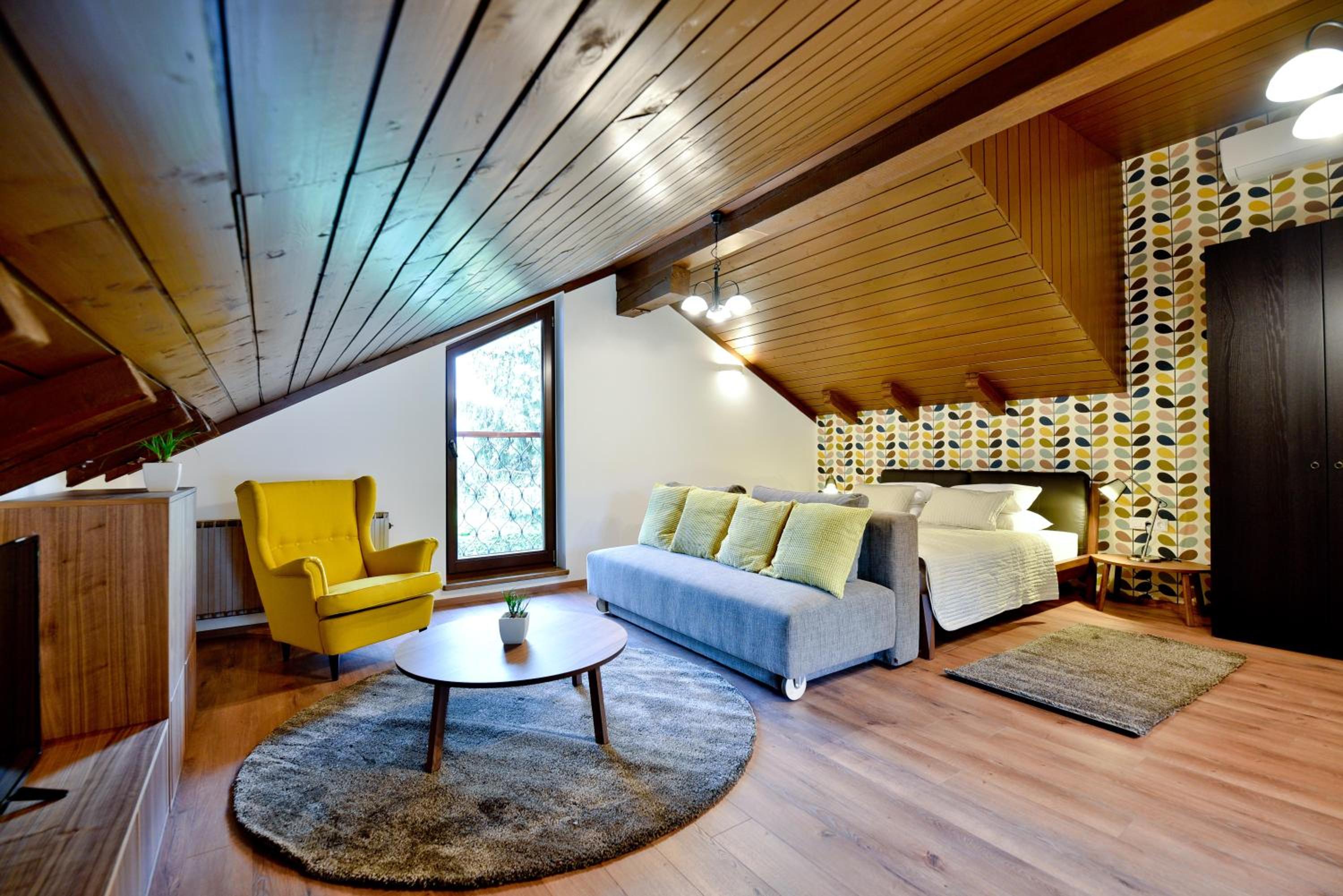 Triple Room with Private Bathroom photo 3