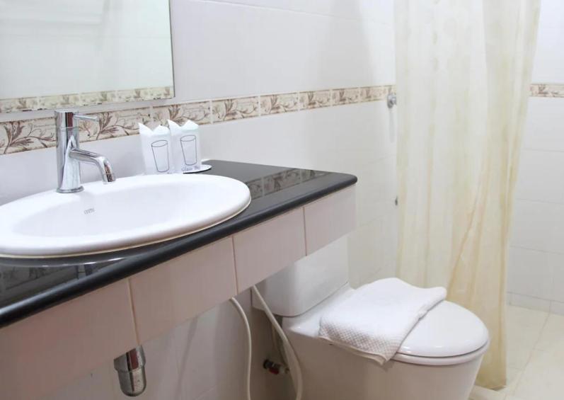 Standard Double Room – No Window