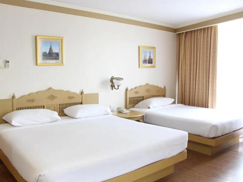 Deluxe Family Room