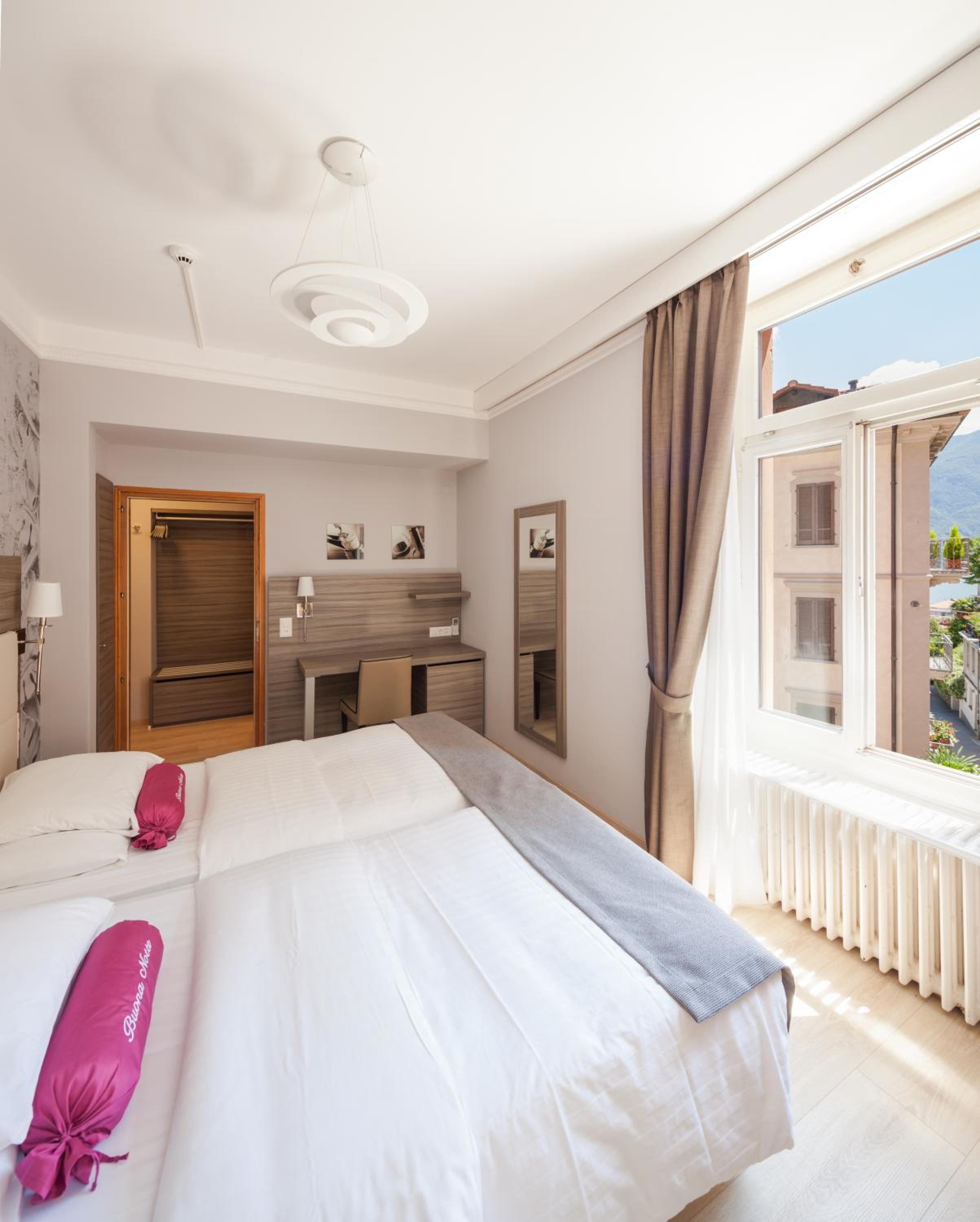 Standard Twin Room - Photo 6