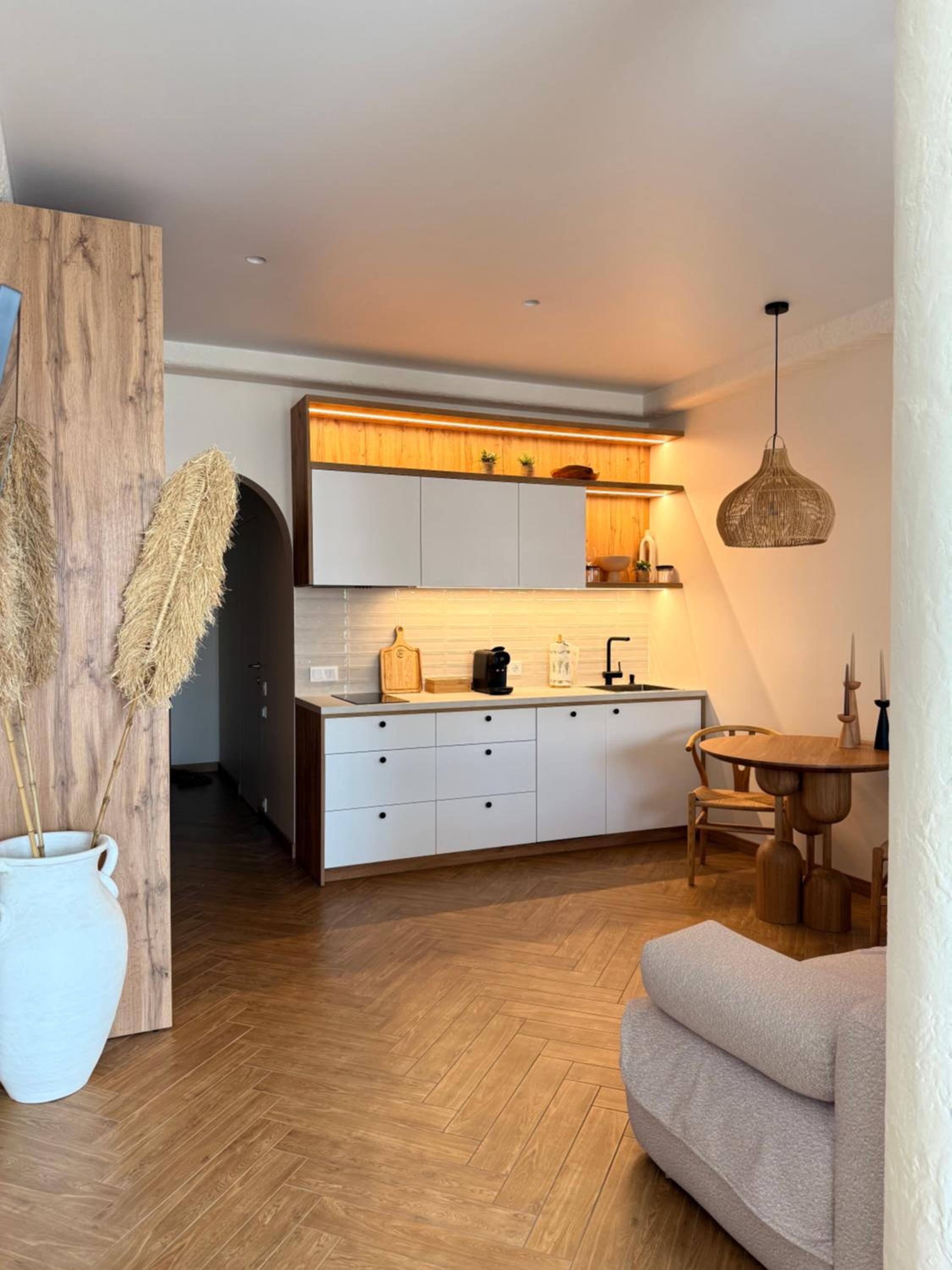 Studio Apartment with Queen Bed