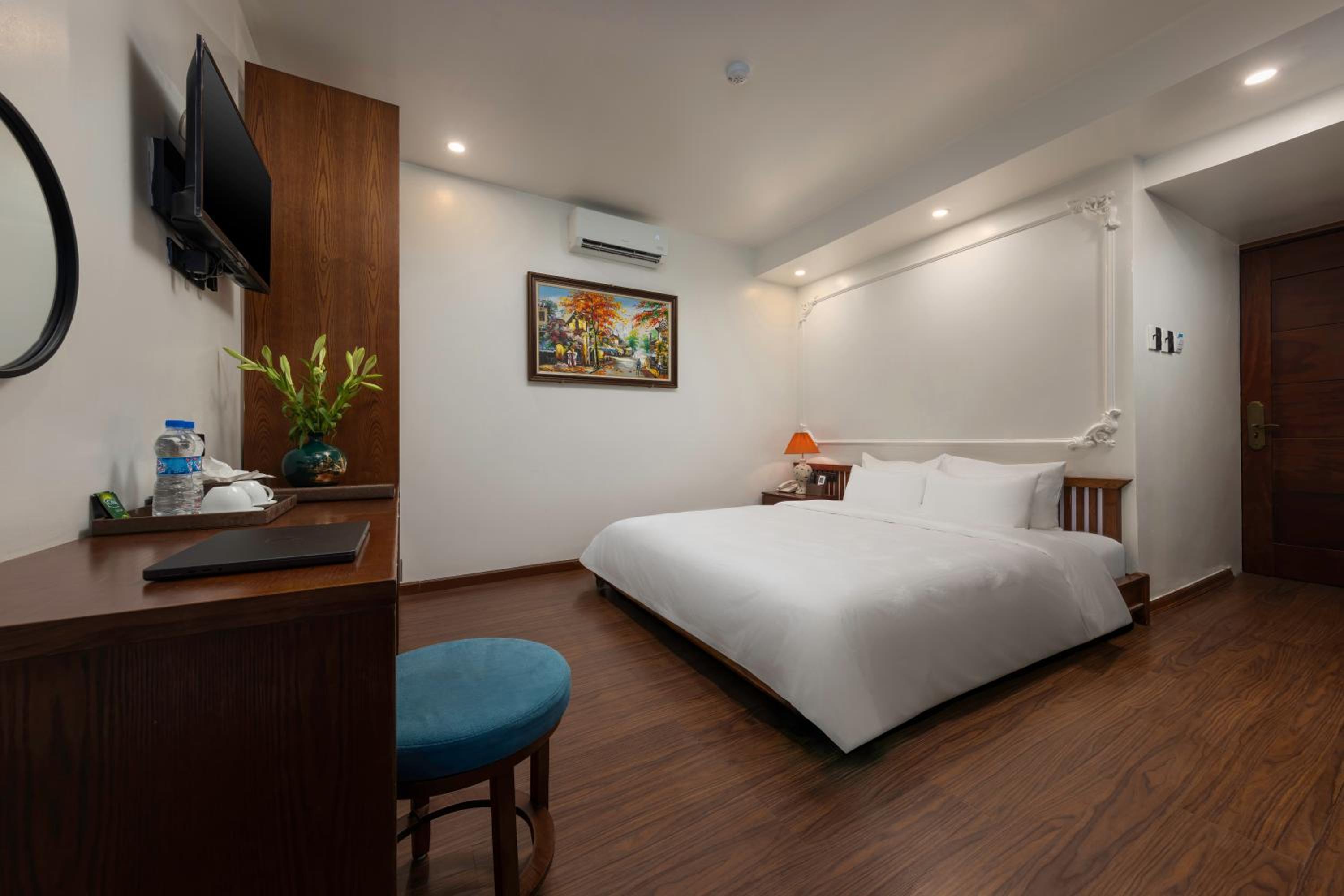 Junior Suite with Balcony photo 2