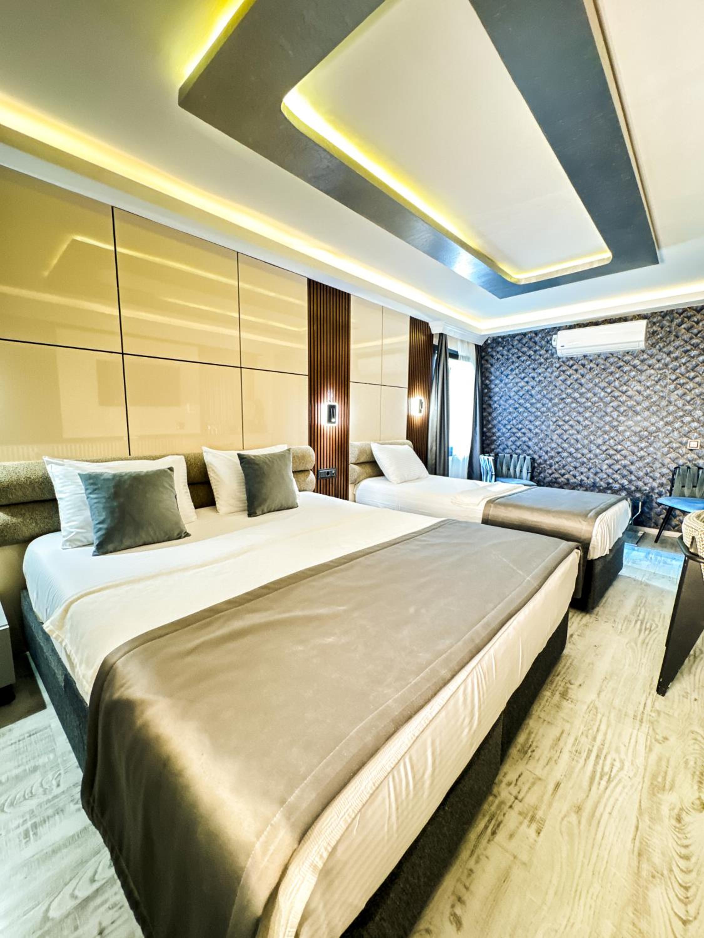 Luxury Triple Room photo 1