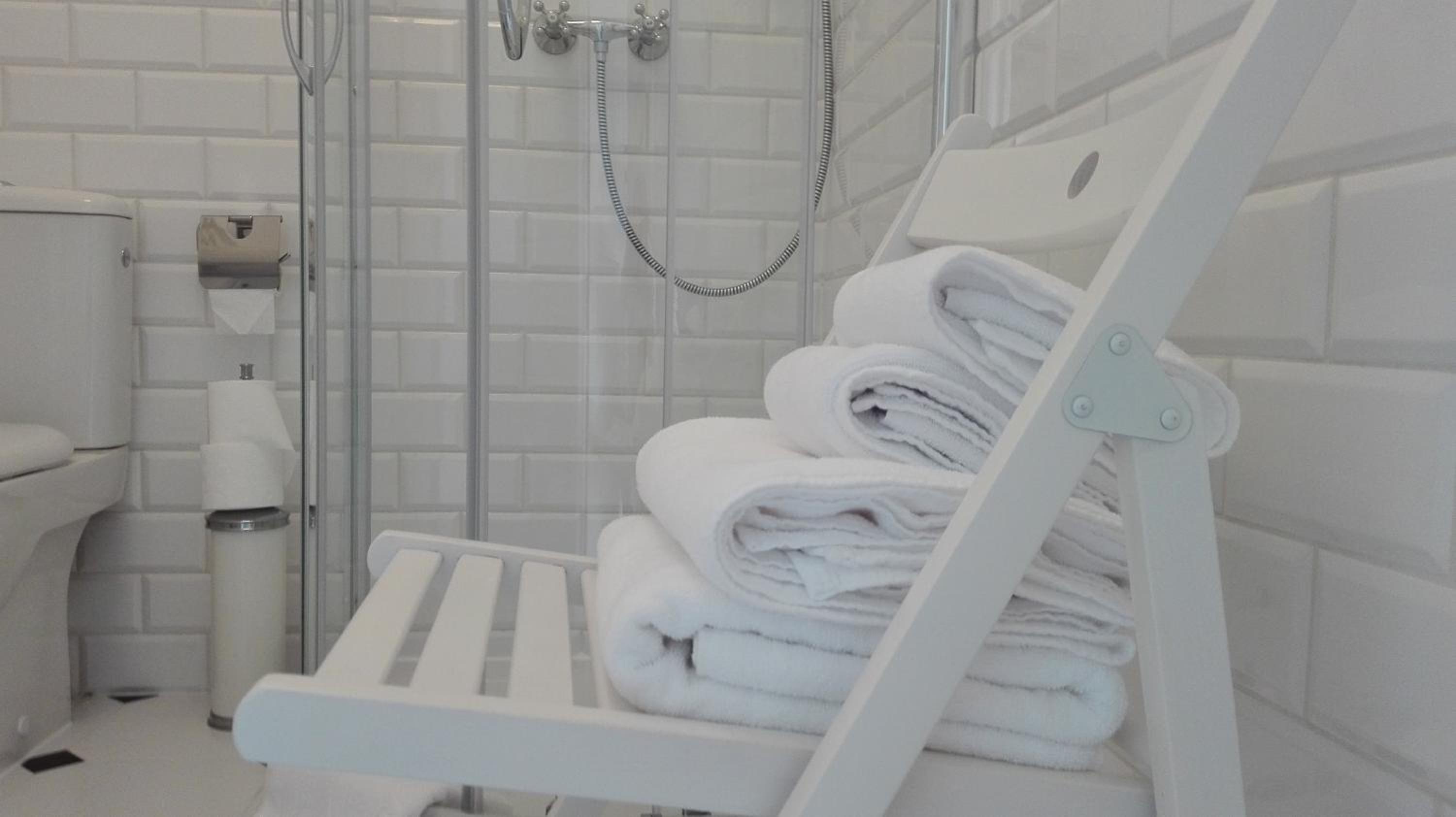 Standard Double Room (2 Adults) - Photo 3