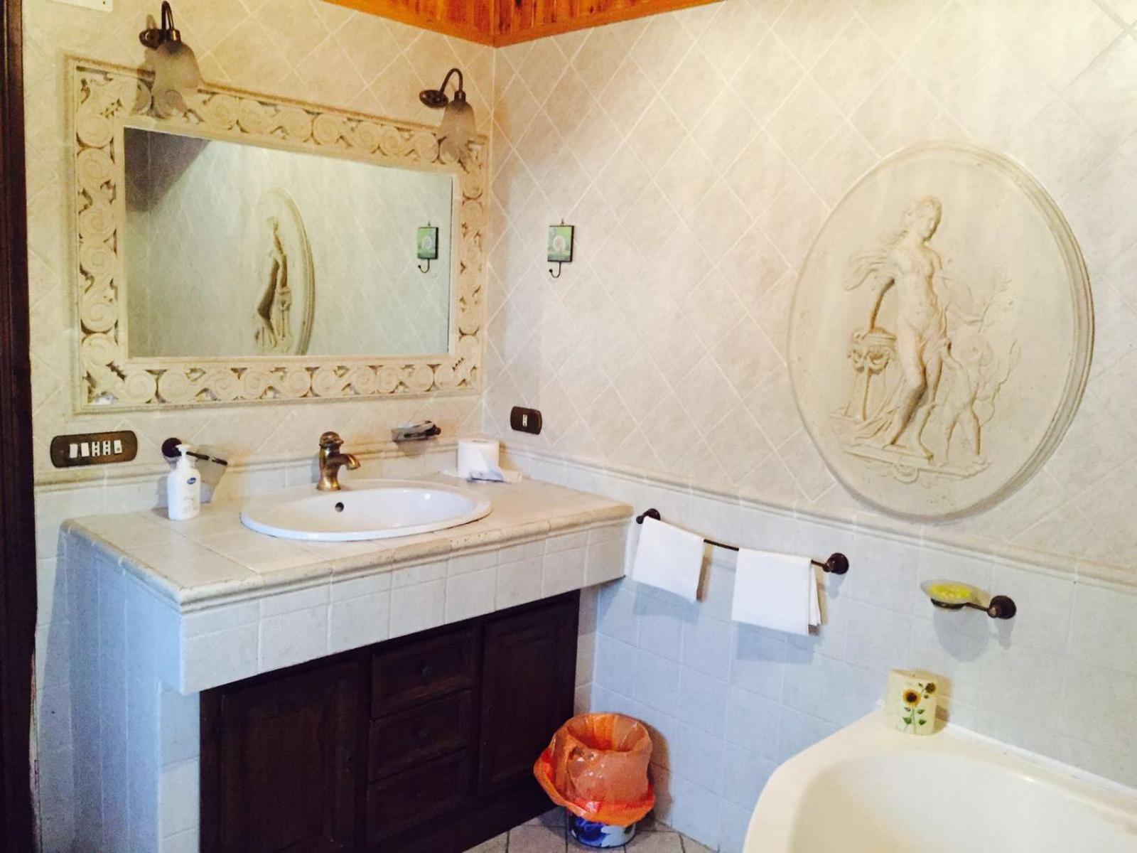 Double Room with Private Bathroom photo 3