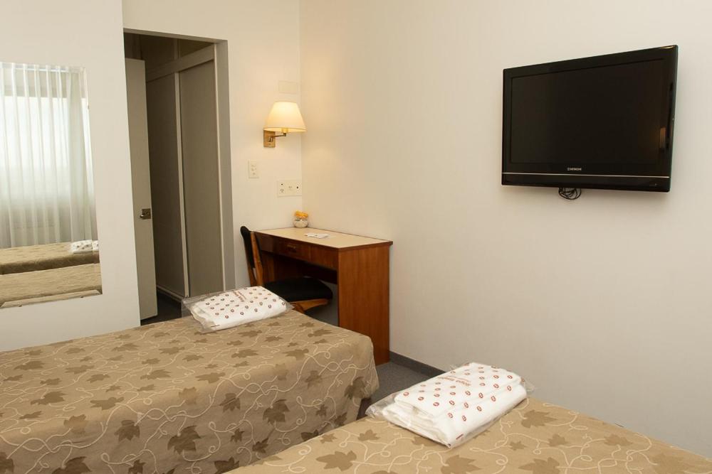 Standard Twin Room photo 3