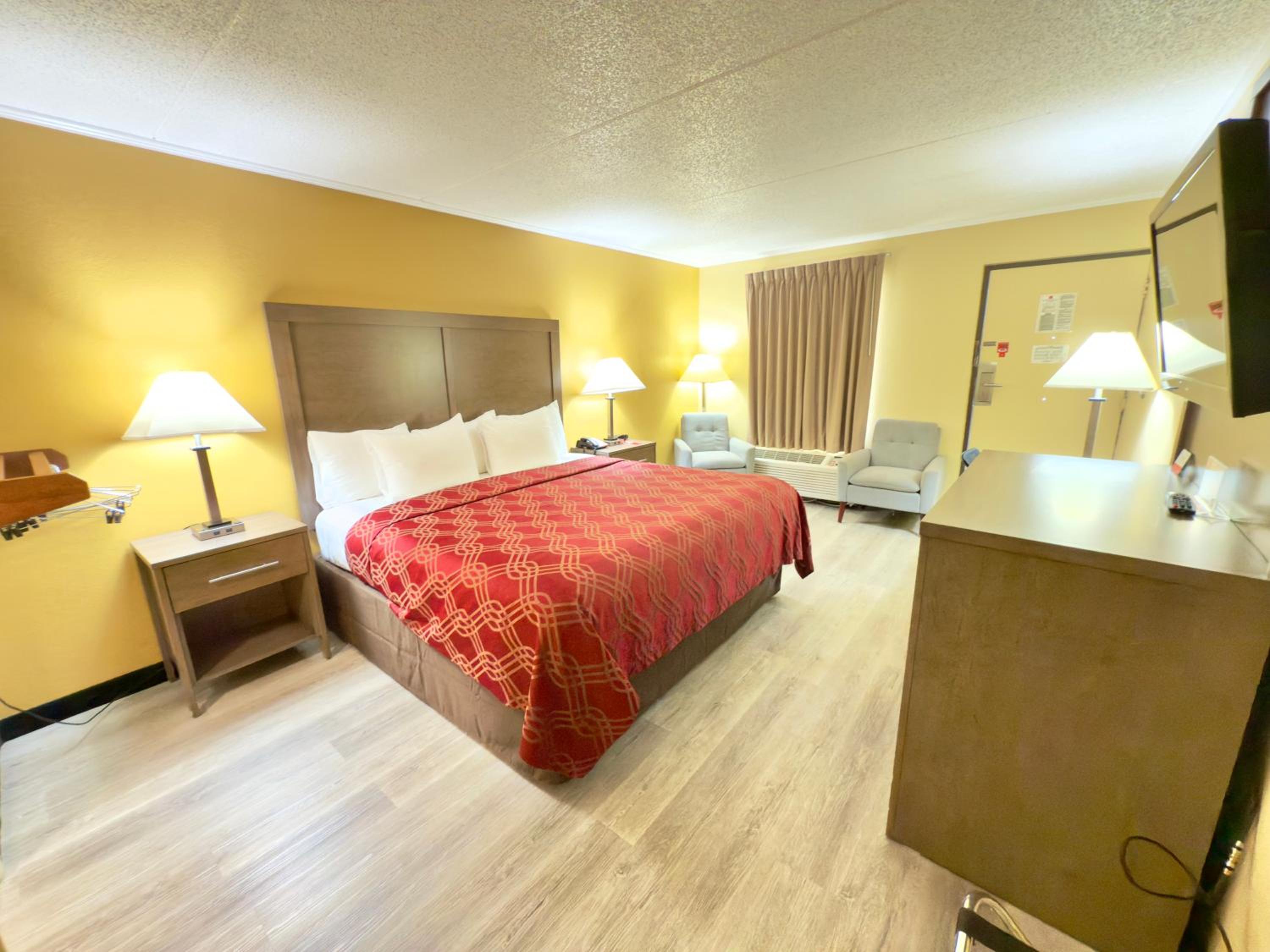King Room - Accessible/Non-Smoking - Photo 5