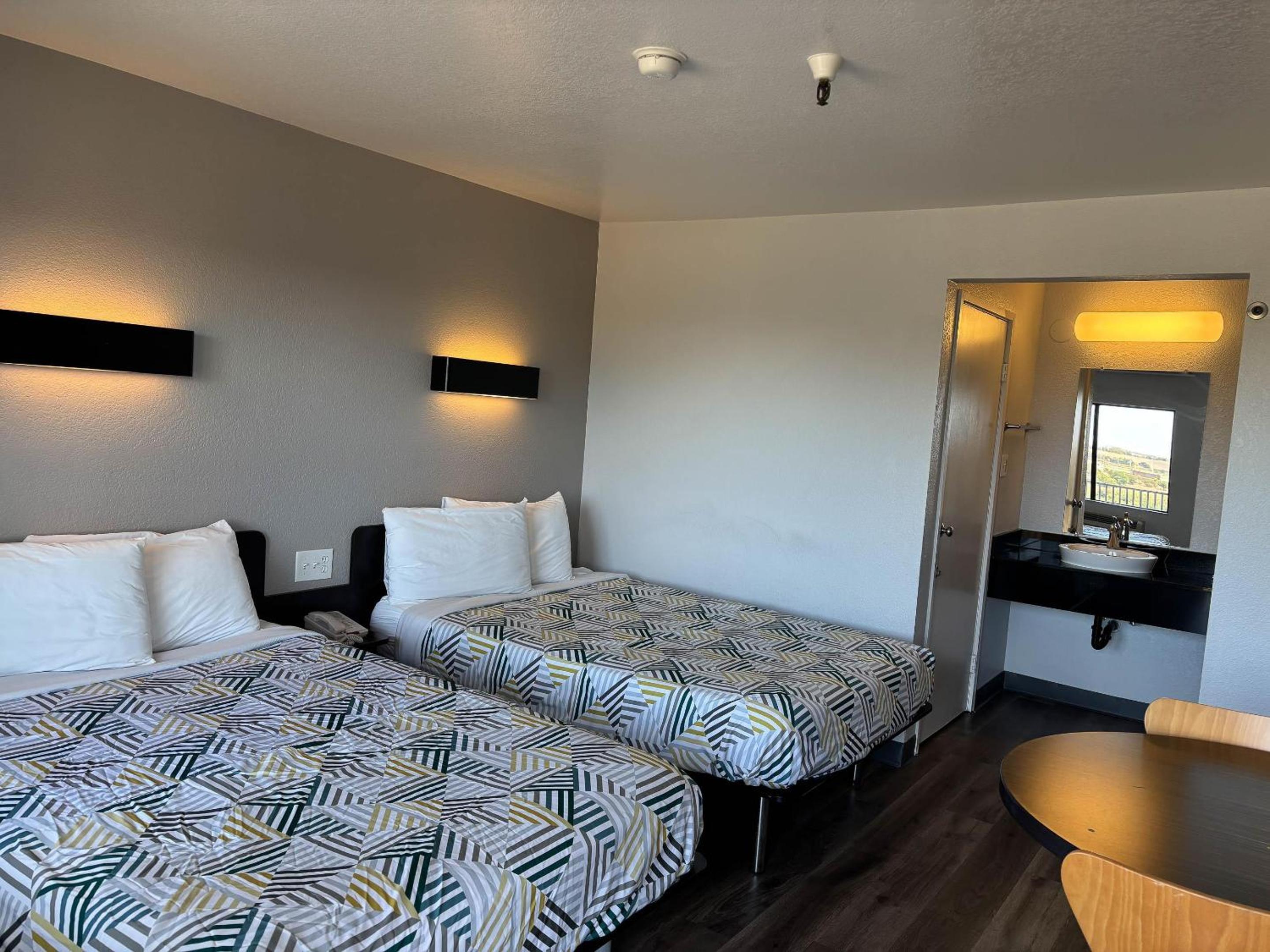 Deluxe Quadruple Room photo 2