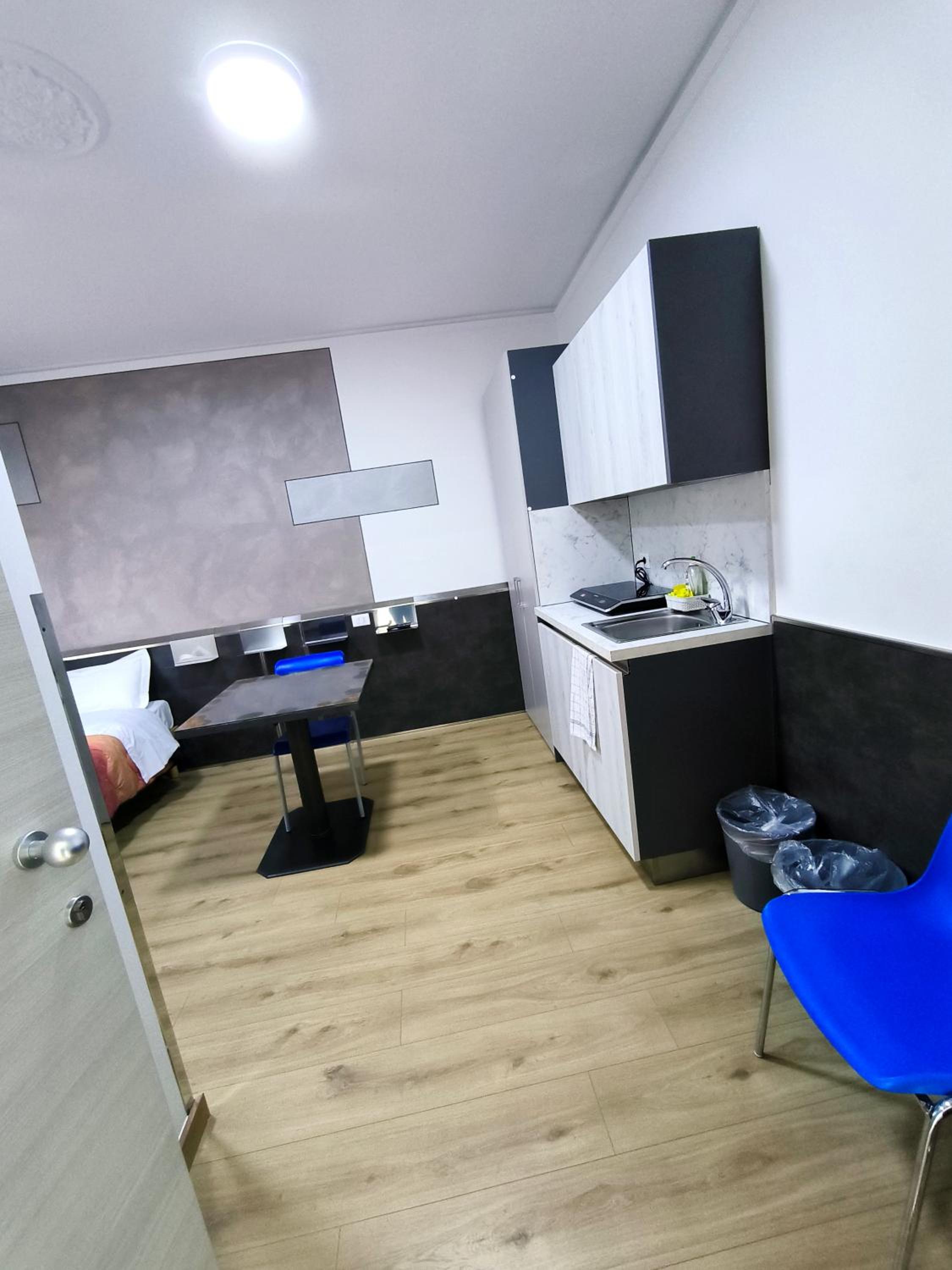 Studio Apartment photo 3