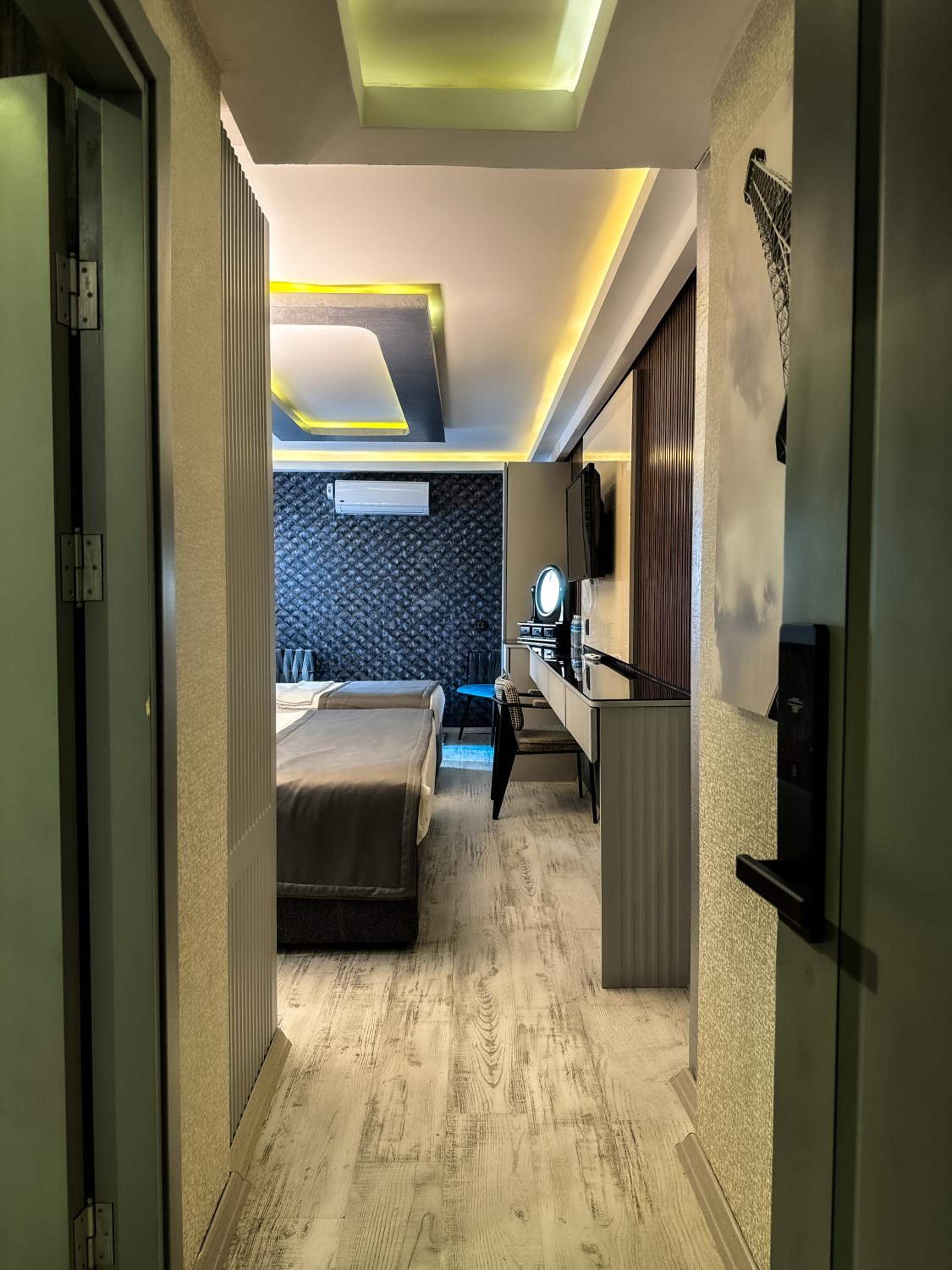Luxury Triple Room photo 2