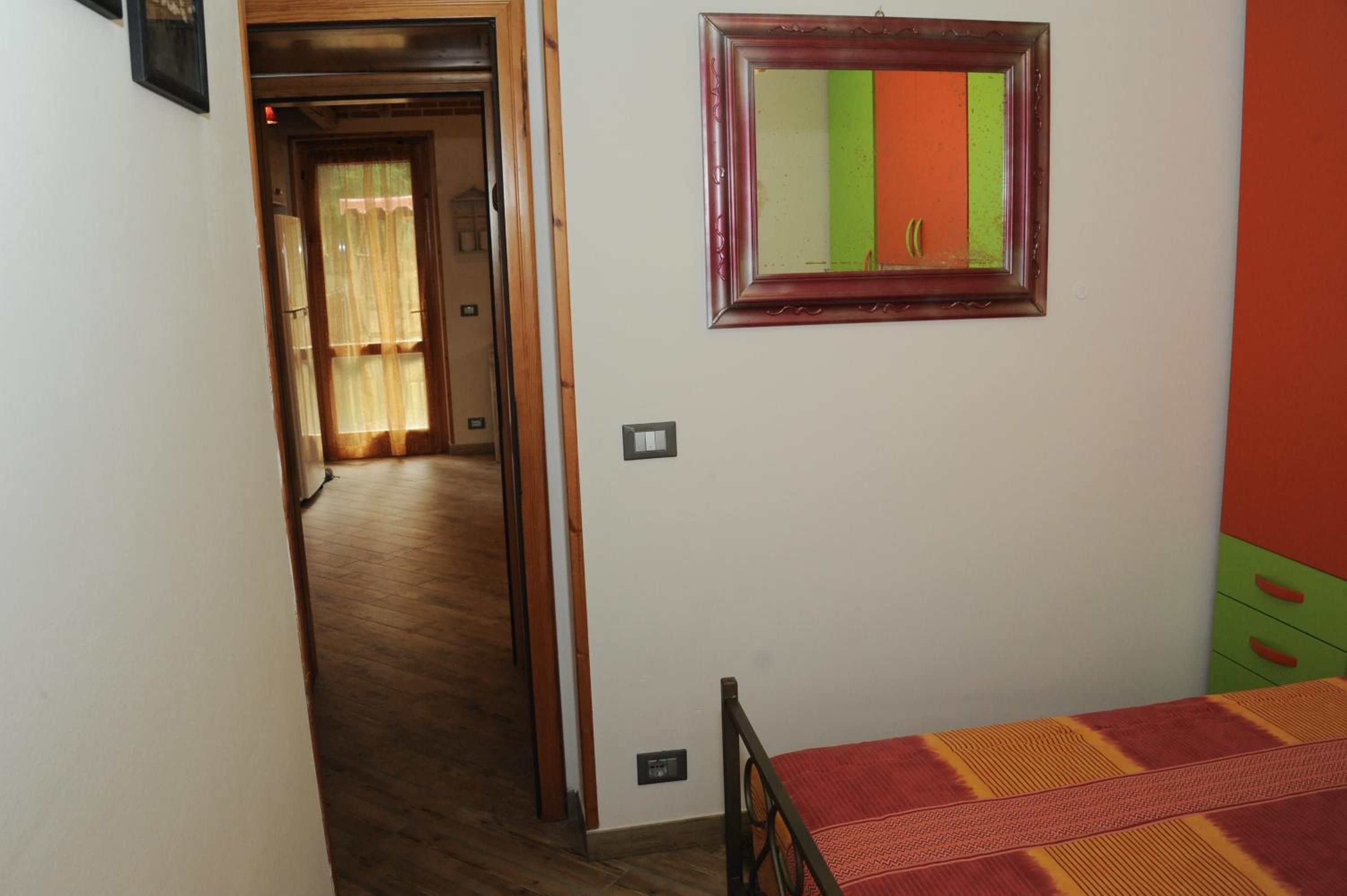 One-Bedroom Apartment photo 3