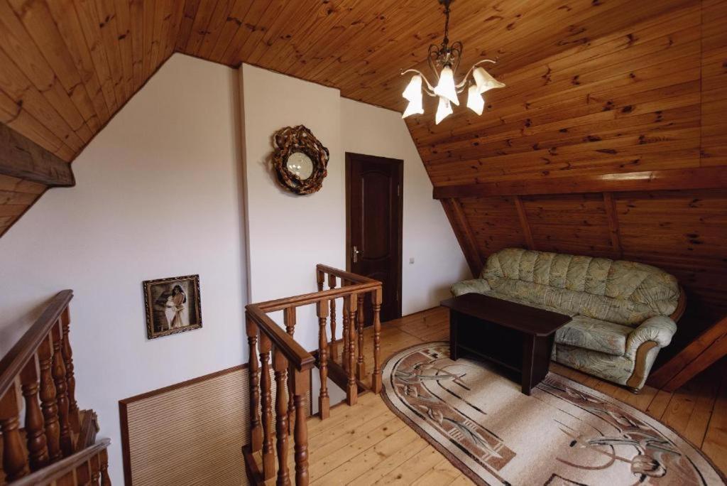 Three-Bedroom Apartment with Mountain View photo 1