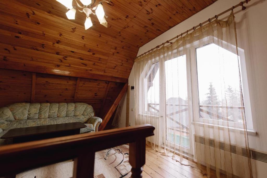 Three-Bedroom Apartment with Mountain View photo 2