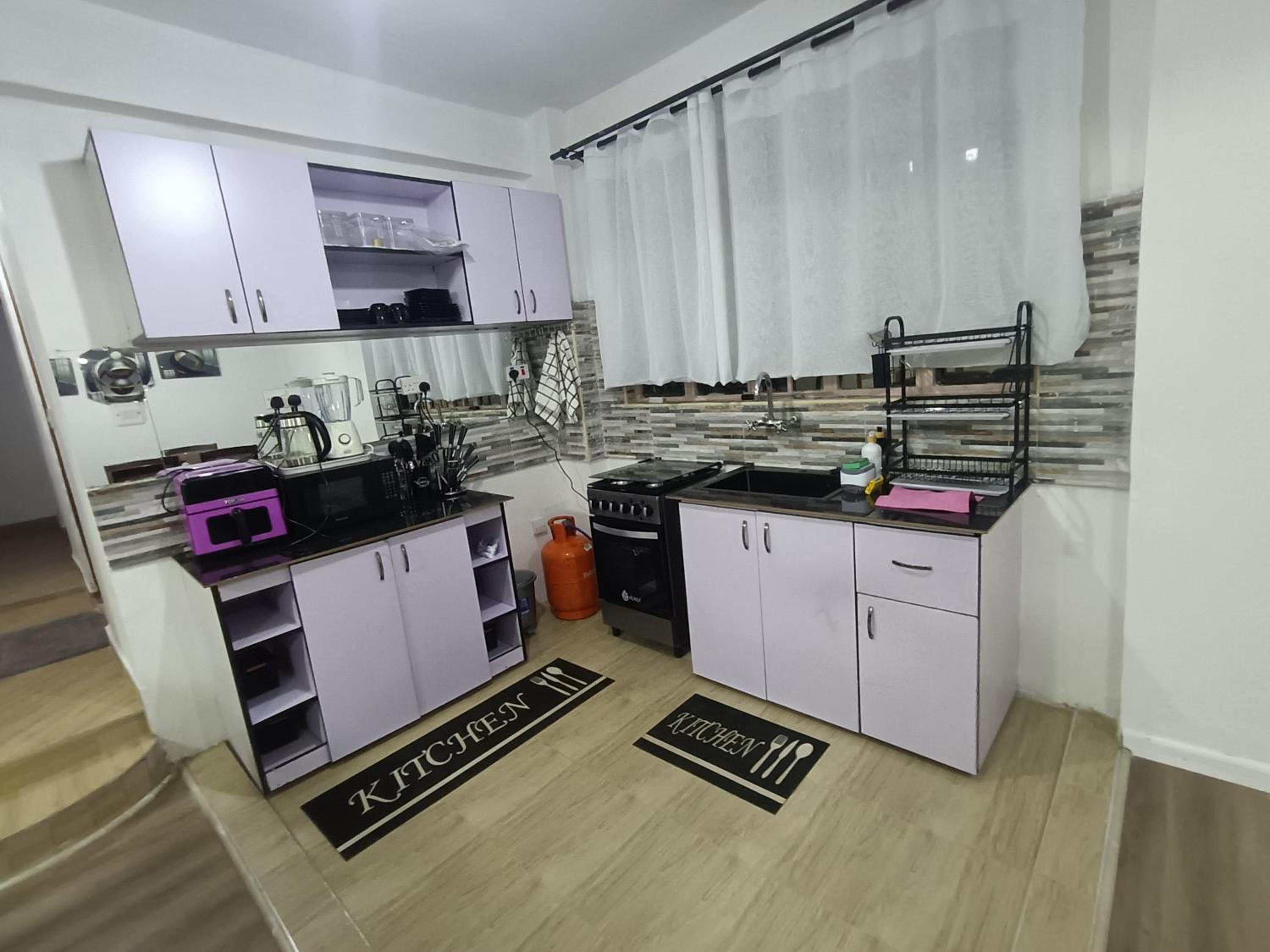 Three-Bedroom Apartment with View - Photo 10