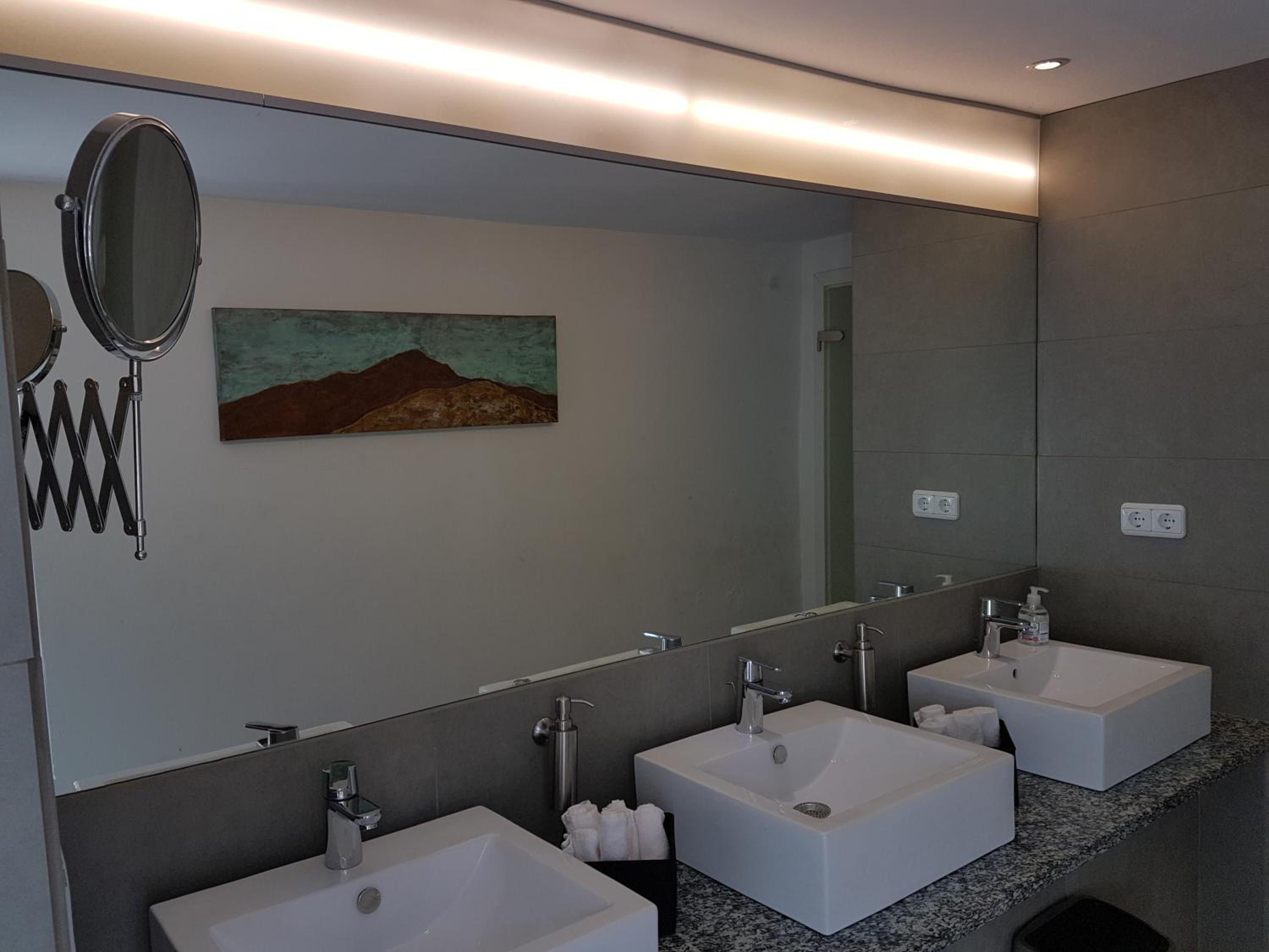 Triple Room With Private Bathroom photo 3