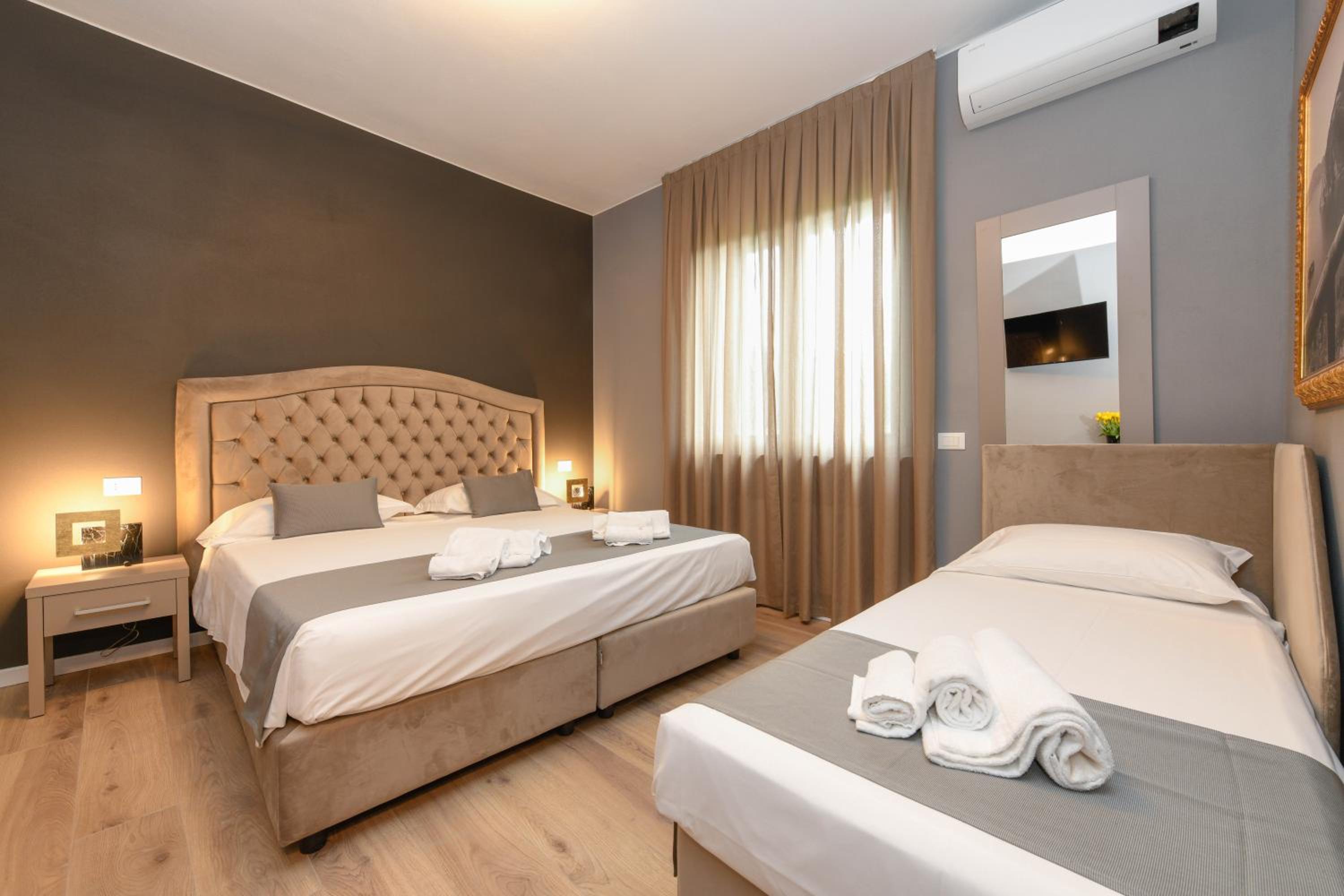 Superior Triple Room photo 3