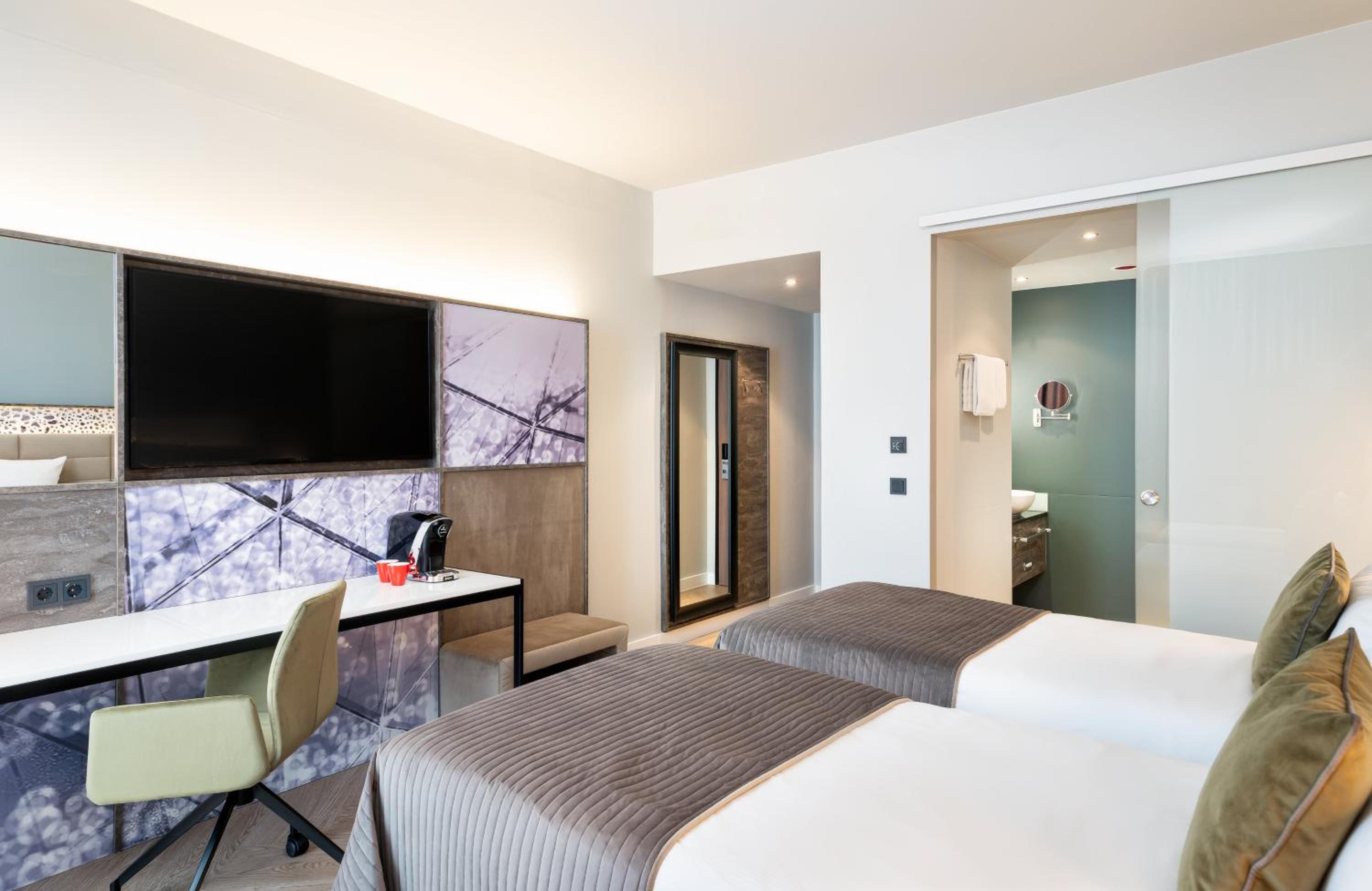 Superior Triple Room photo 3