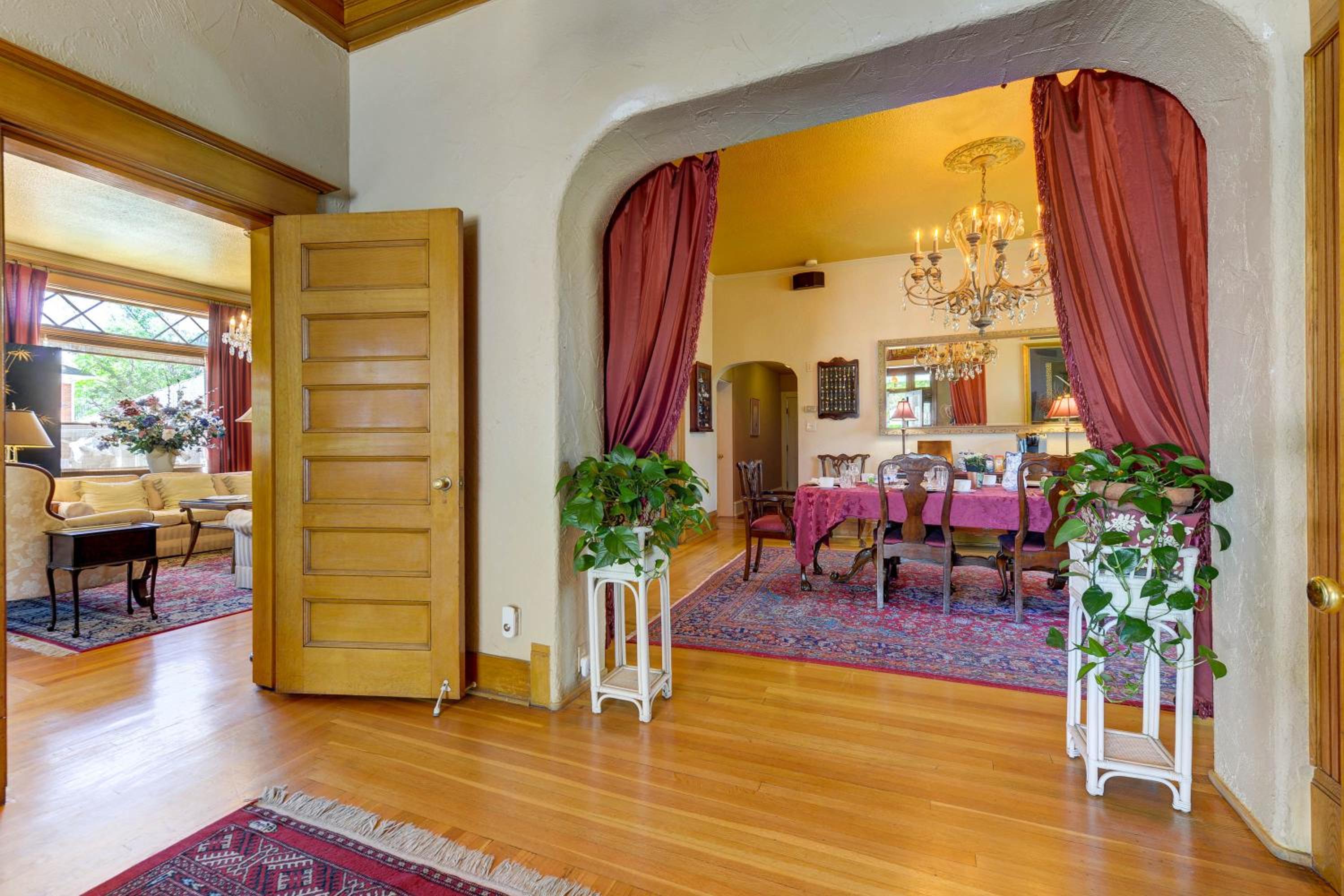 Queen Suite