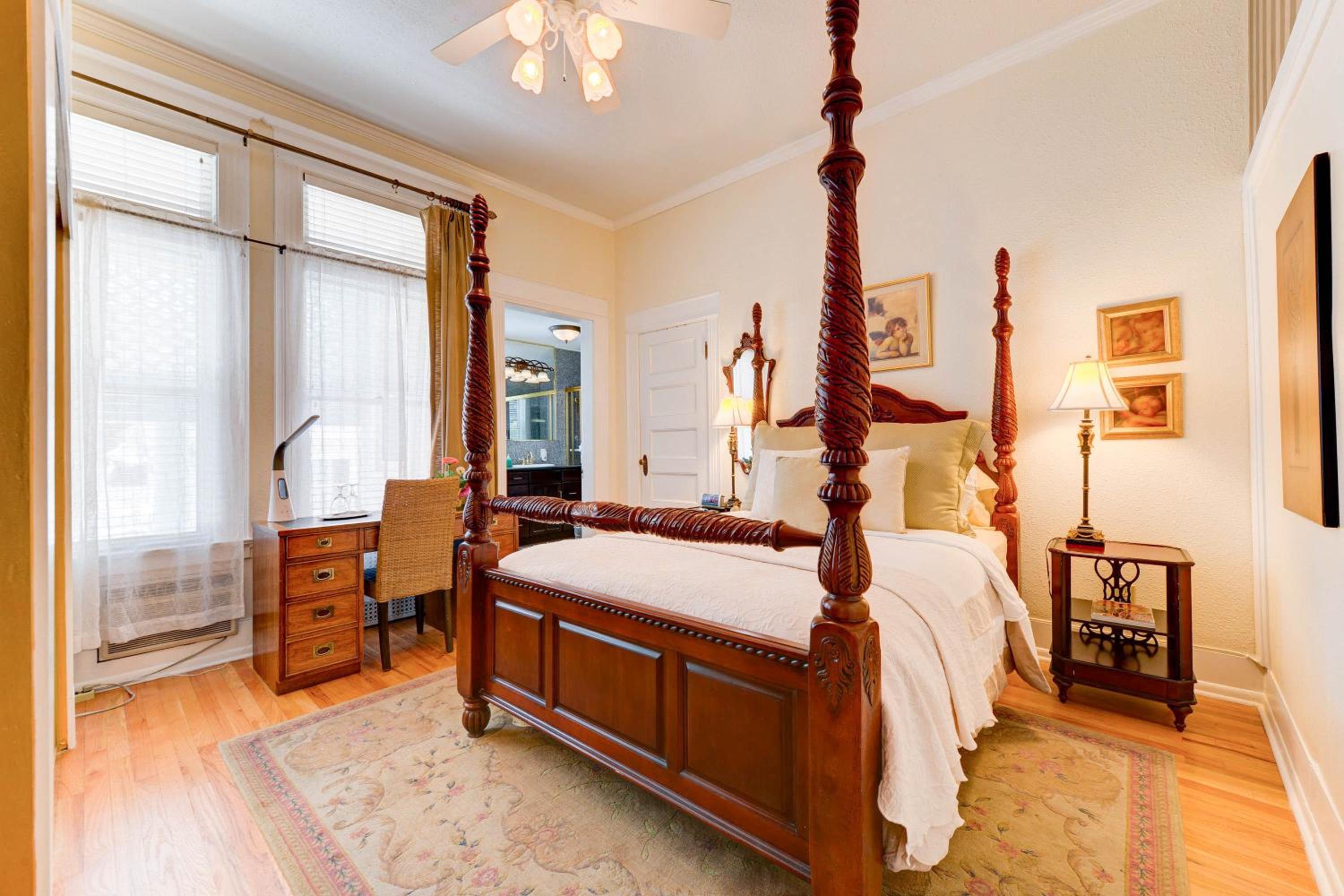 Queen Room with Spa Bath photo 3
