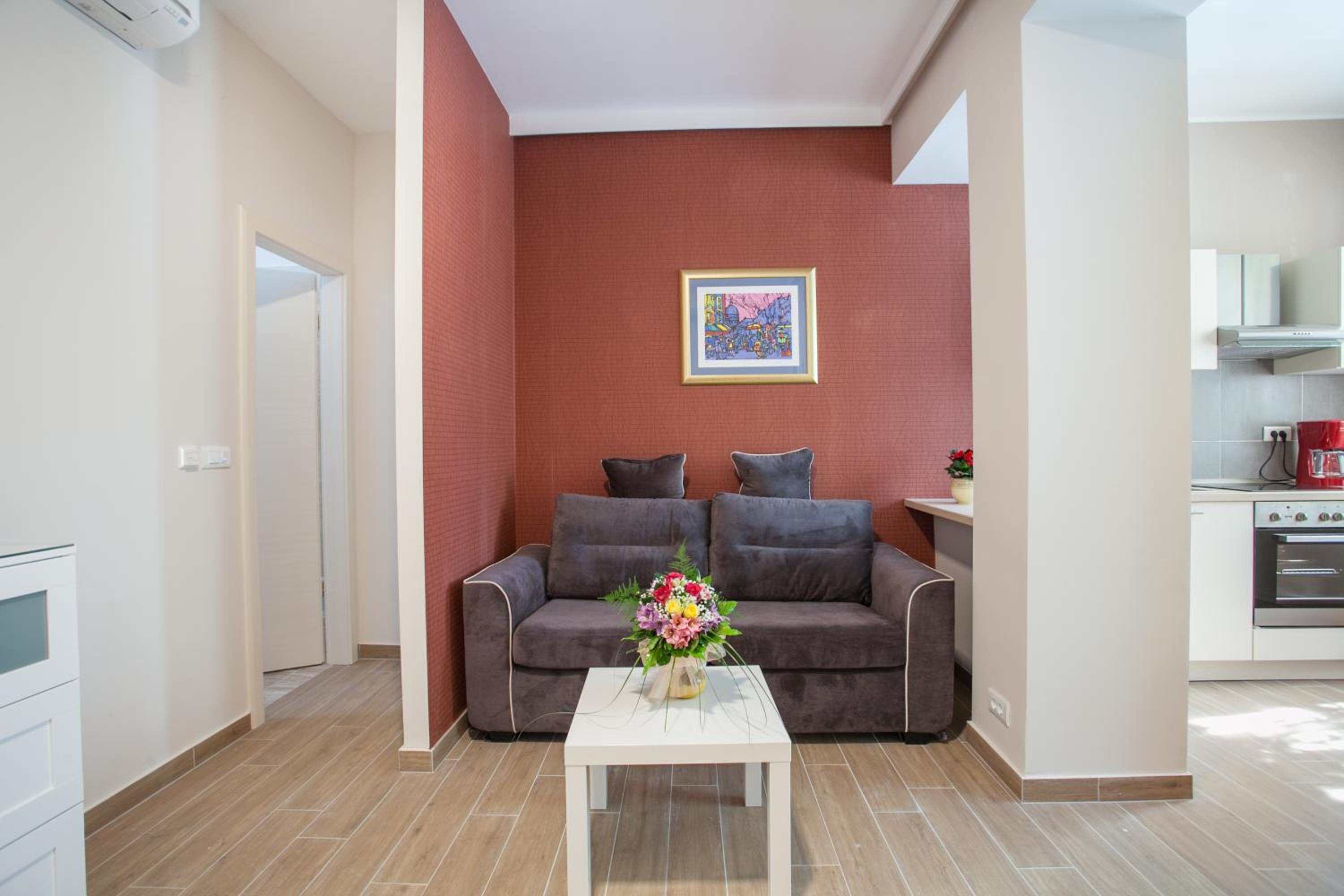 One-Bedroom Apartment - Photo 15