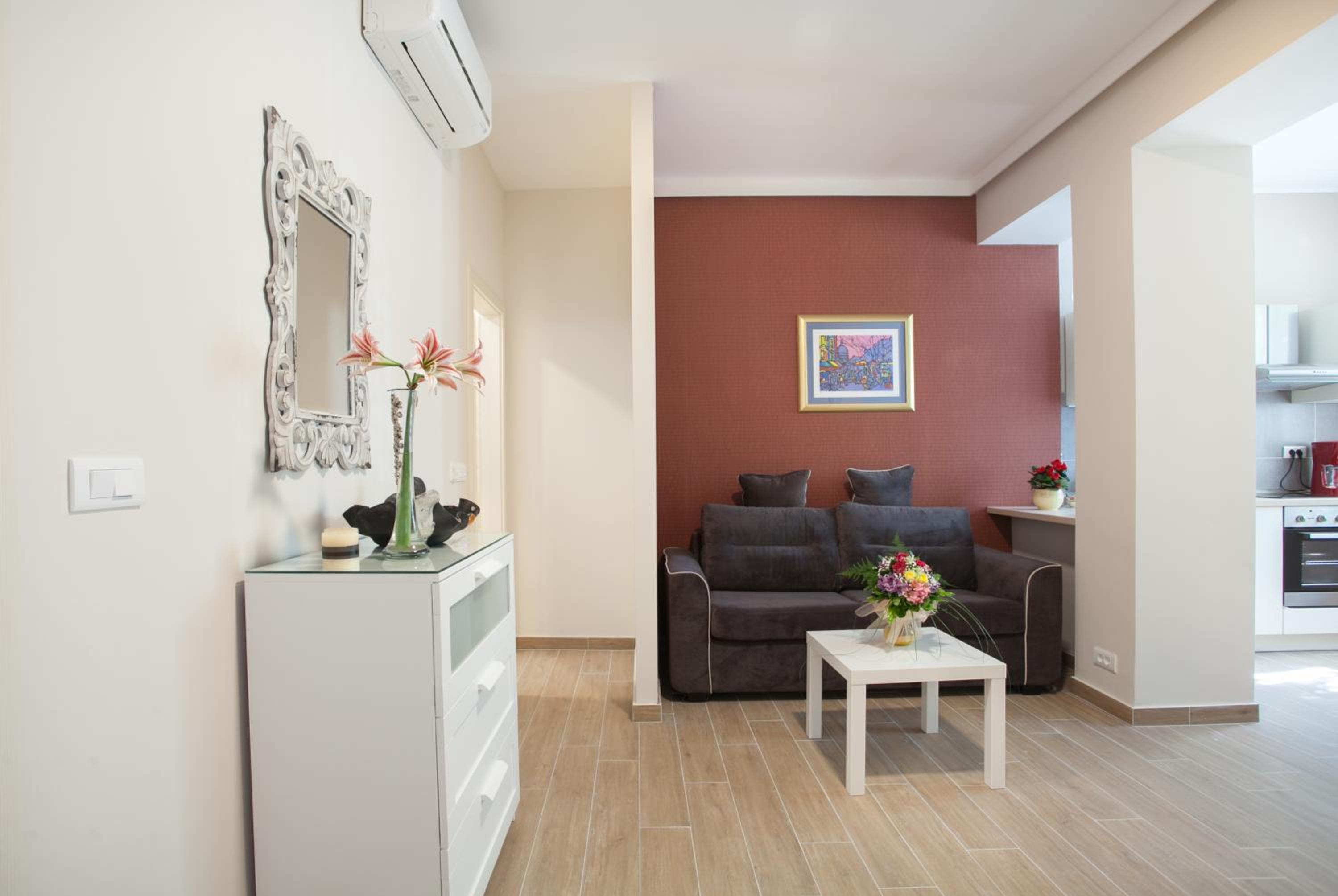 One-Bedroom Apartment - Photo 16