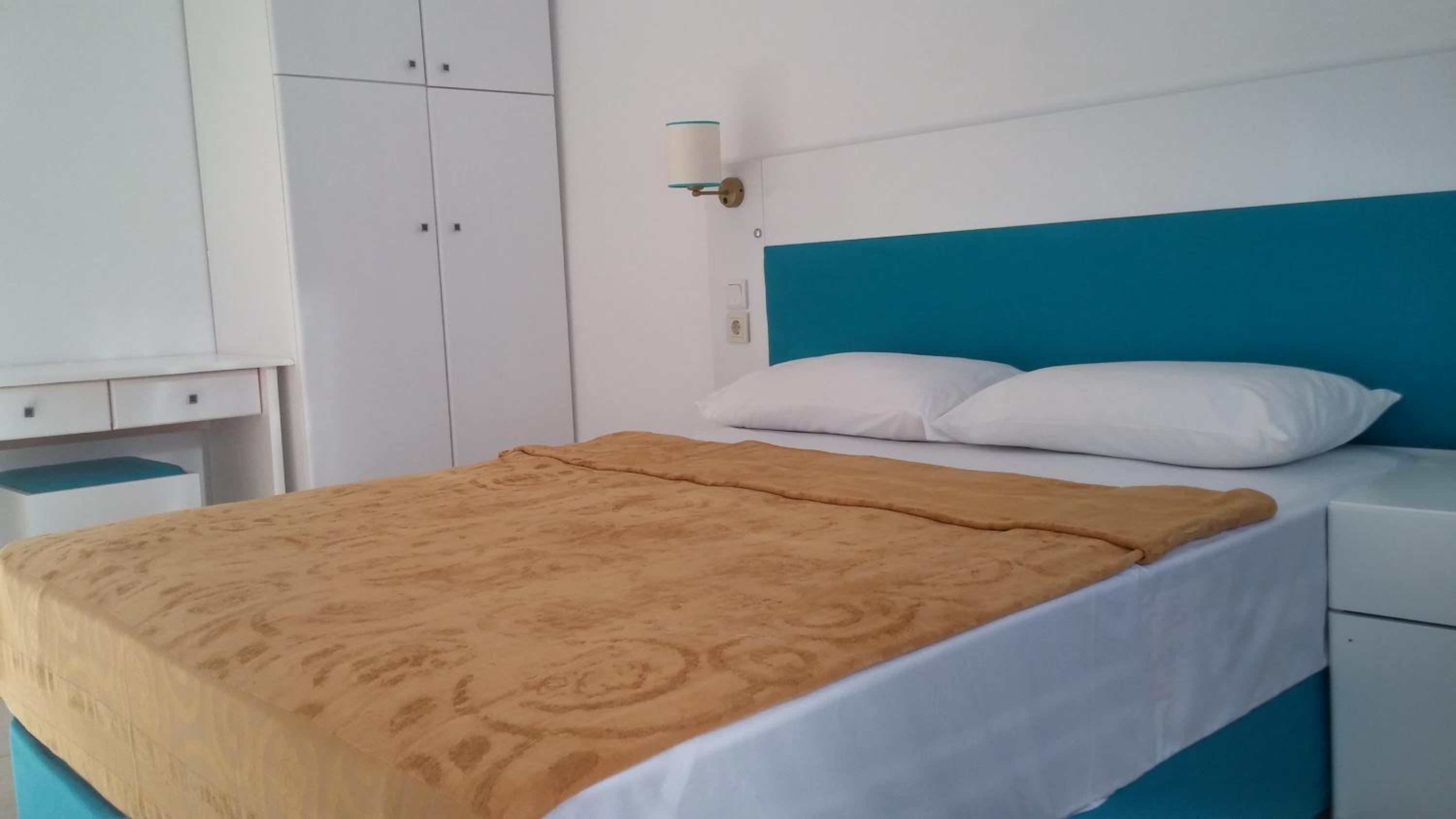 Triple Room with Sea View