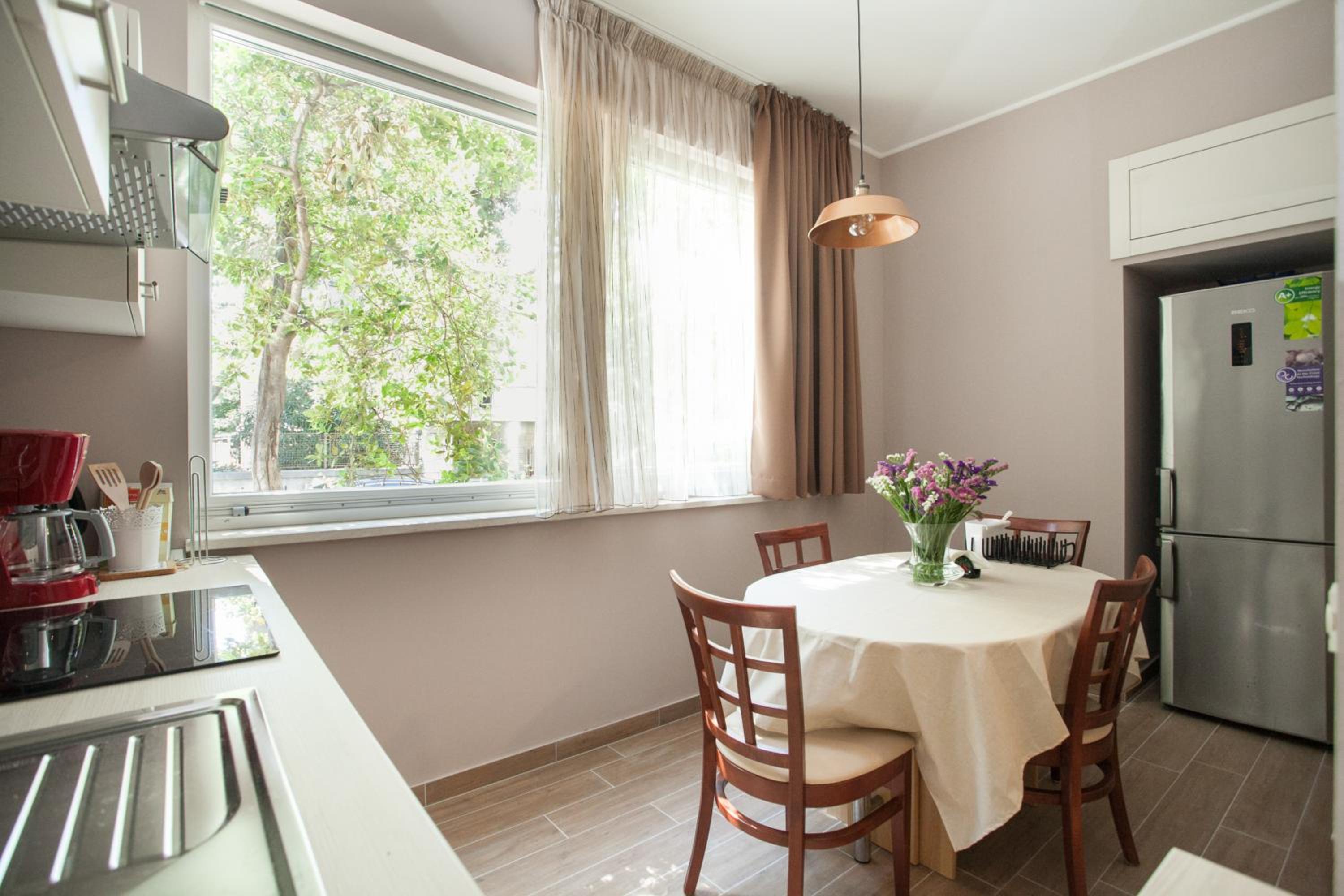 One-Bedroom Apartment - Photo 32