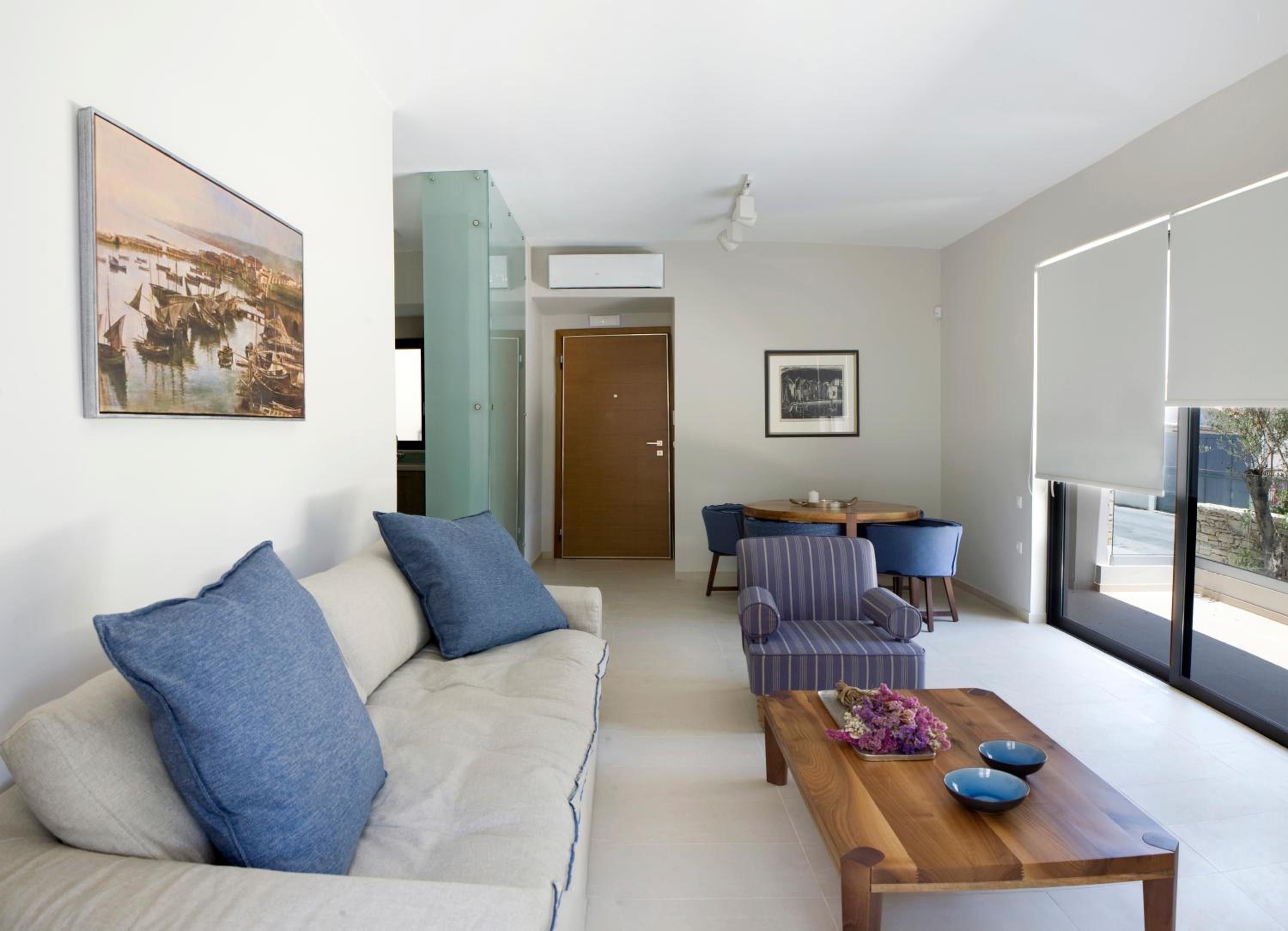 Two-Bedroom Apartment with Garden View photo 2