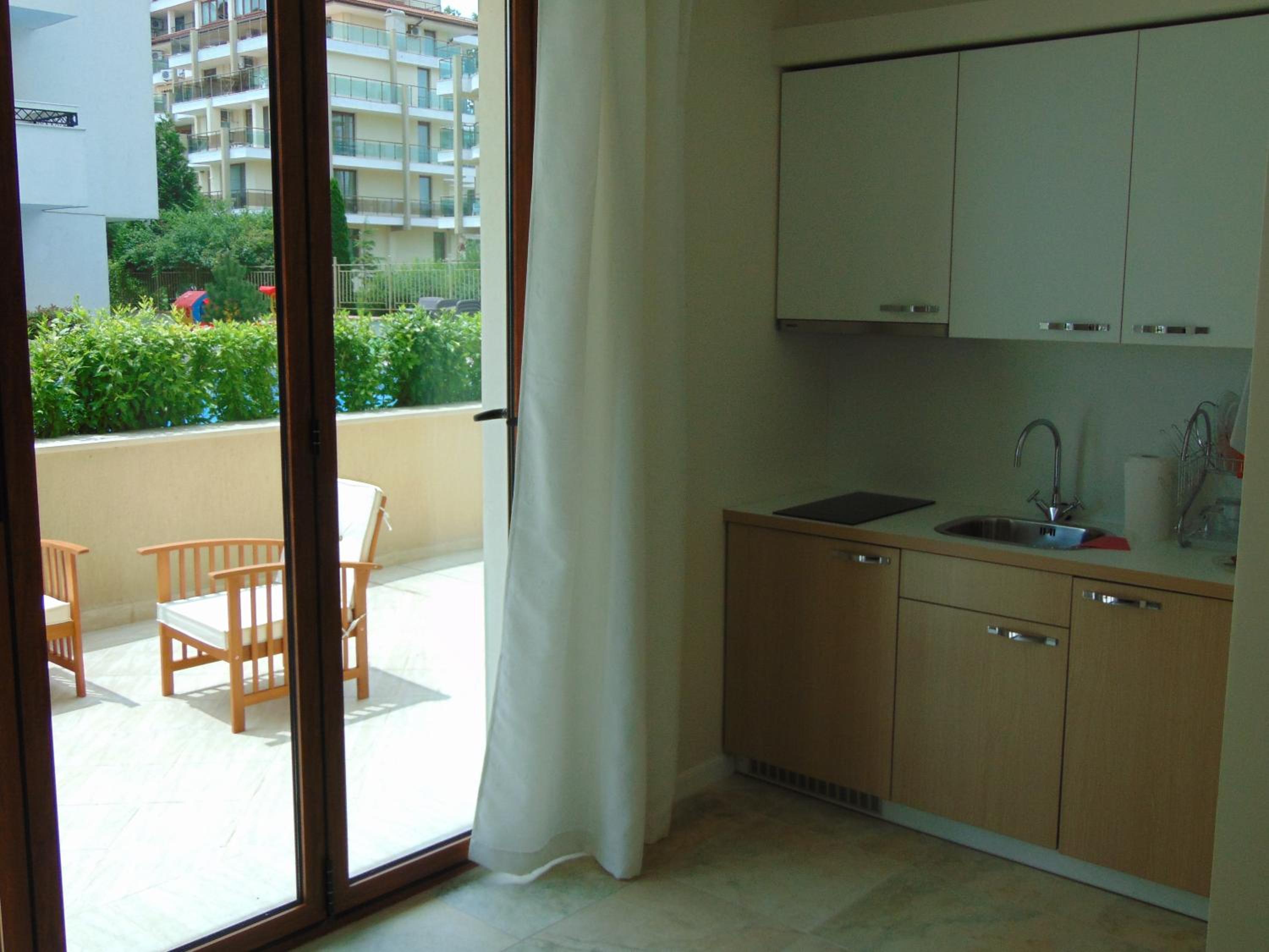 Large One-Bedroom Apartment photo 3