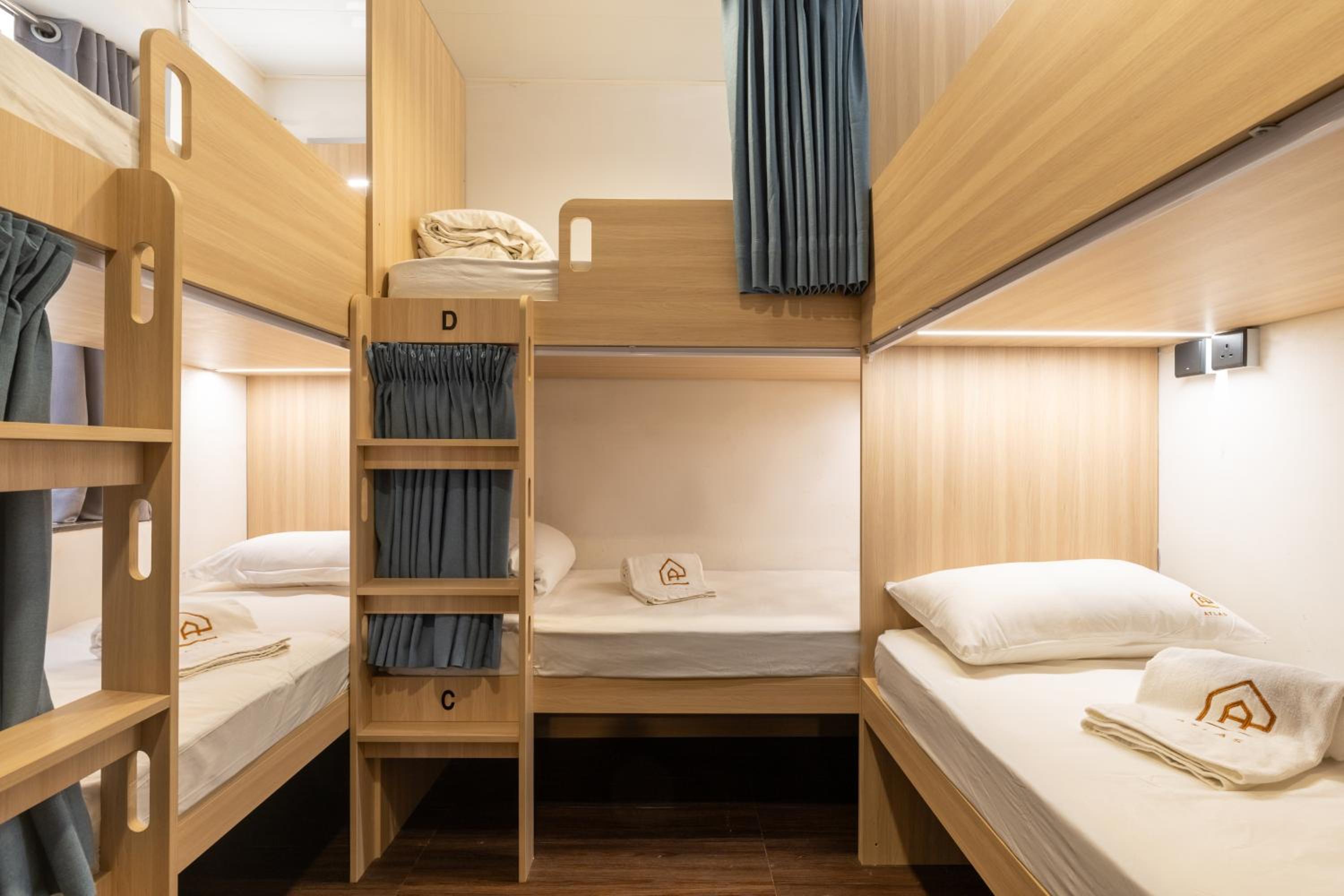 6-Bed Mixed Dormitory Room