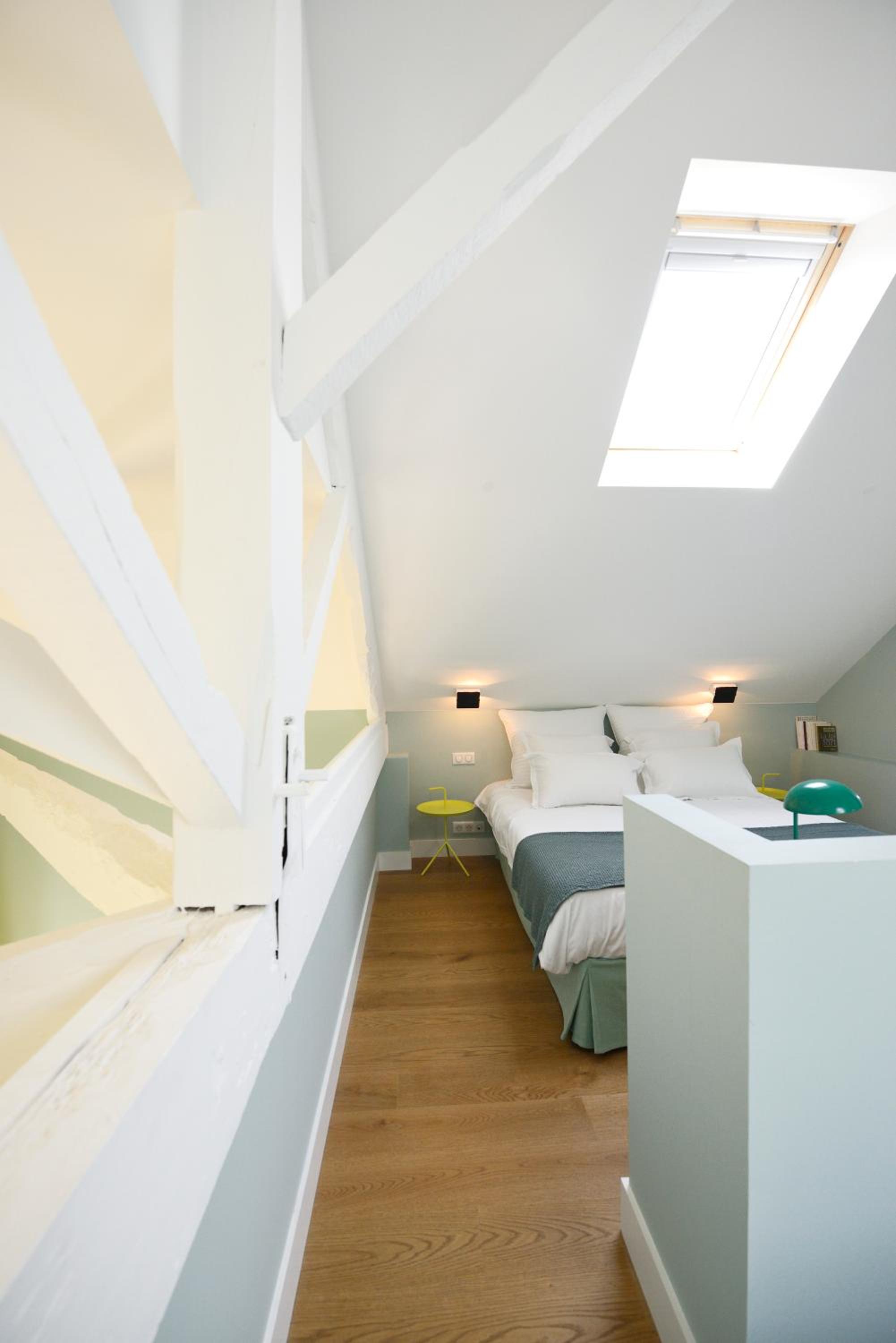 Duplex Suite - Photo 8