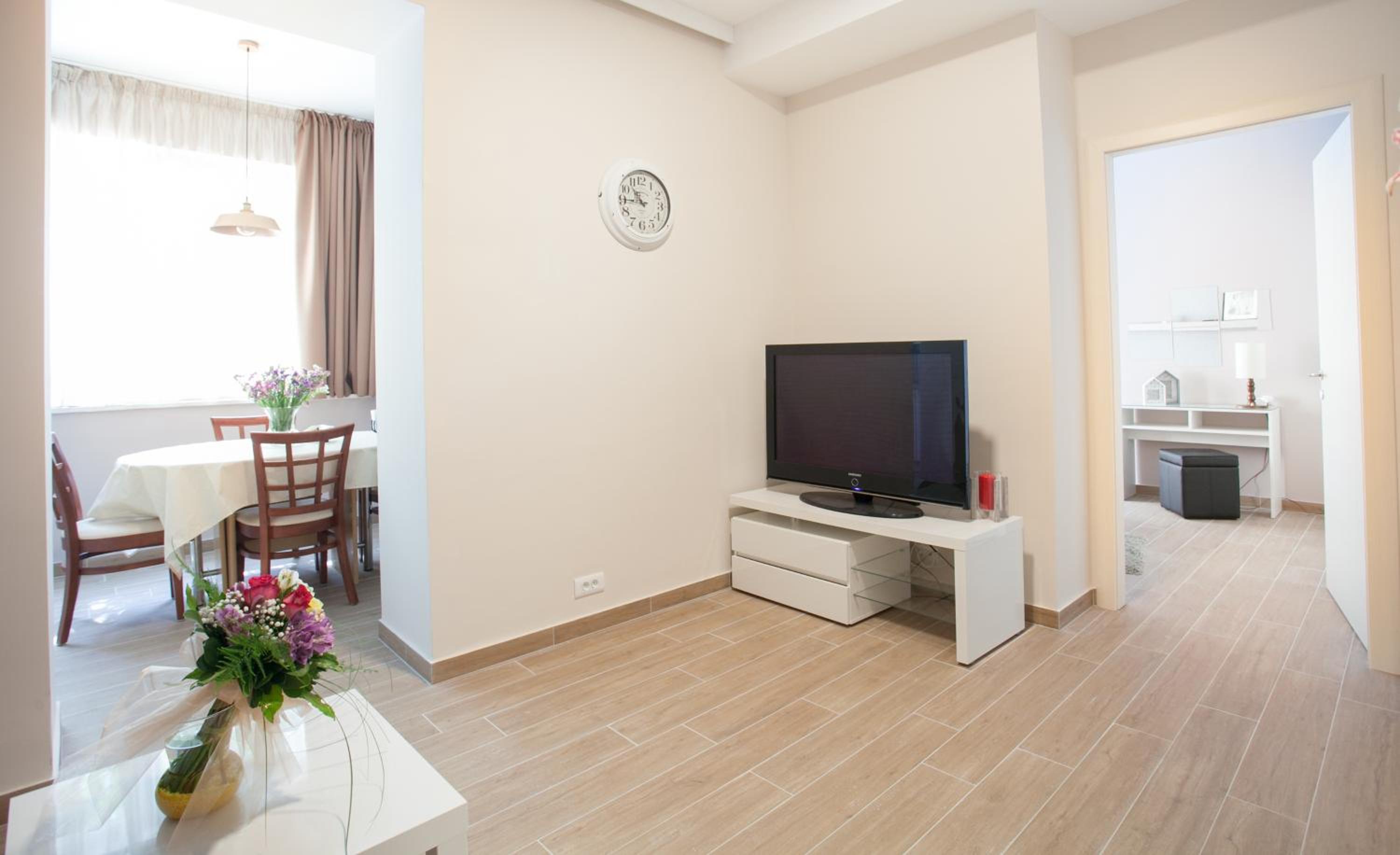 One-Bedroom Apartment - Photo 29