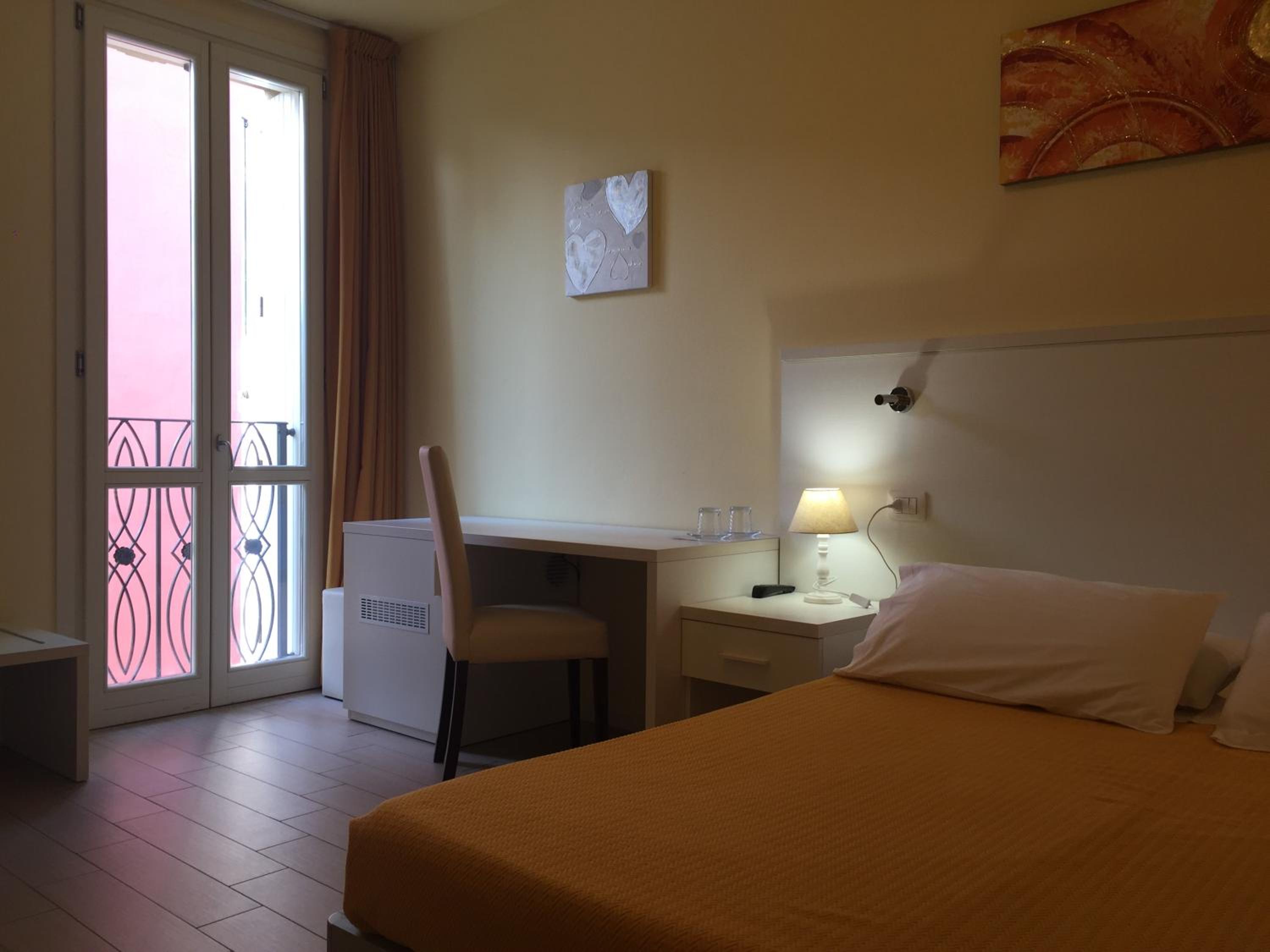 Double Room with Private Bathroom photo 1